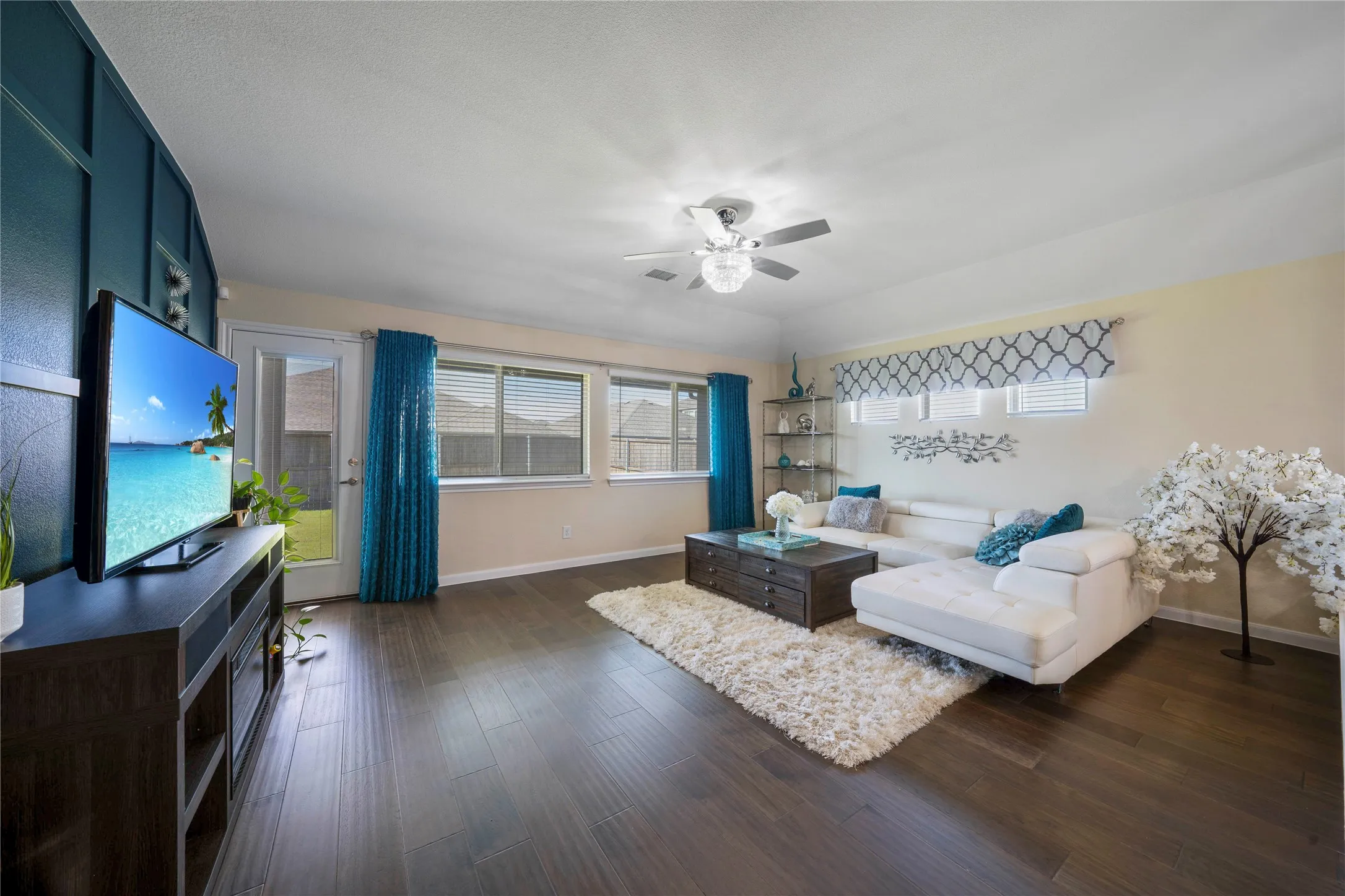 Single Family Residence For Rent in Denton County , 1272 Sumner Street, Aubrey, Texas 76227, 4 Bedroom, 2 Bathroom, 2 Garage spaces, 2,142 Sqft, built in 2022, mls#21324796, Real Estate Agent in Aubrey, Homes For Rent in Denton county, Homes For Rent in Aubrey, Realtor in Aubrey Texas, Real Estate Brokerage Independent Realty Texas, Luminita Cordes Realtor