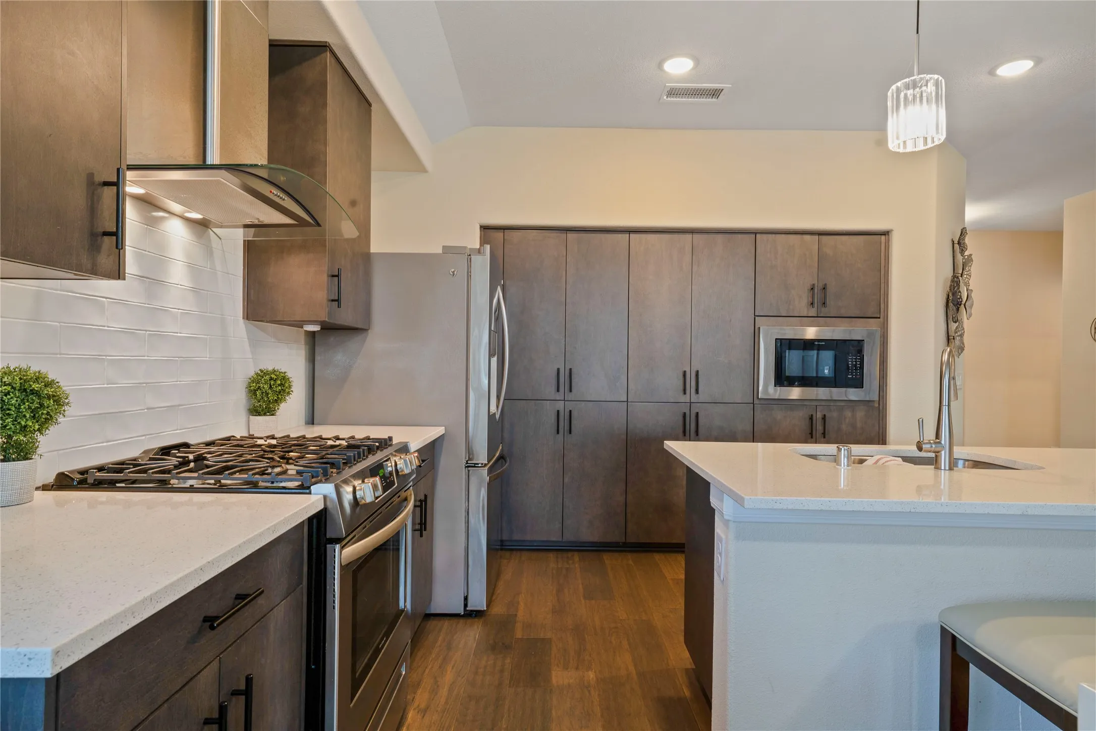 Single Family Residence For Rent in Denton County , 1272 Sumner Street, Aubrey, Texas 76227, 4 Bedroom, 2 Bathroom, 2 Garage spaces, 2,142 Sqft, built in 2022, mls#21324796, Real Estate Agent in Aubrey, Homes For Rent in Denton county, Homes For Rent in Aubrey, Realtor in Aubrey Texas, Real Estate Brokerage Independent Realty Texas, Luminita Cordes Realtor