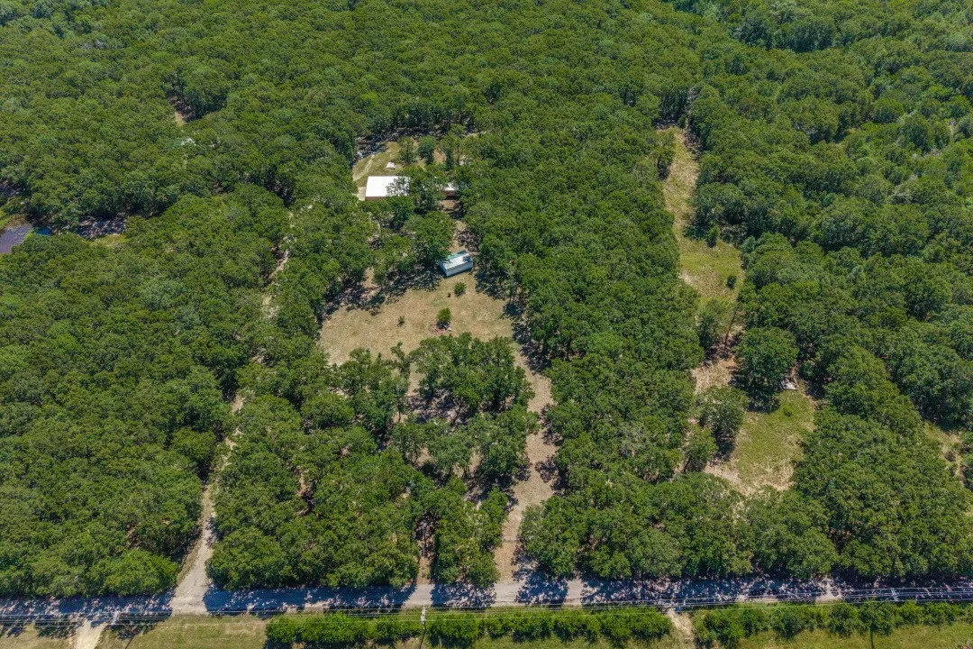 Single Family Residence For Sale in Rains County , 1525 Rs County Road 1490, Point, Texas 75472, 1 Bedroom, 1 Bathroom, 10 Garage spaces, 896 Sqft, built in 2001, Price $370,000, mls#21325464, Real Estate Agent in Point, Homes For Sale in Rains county, Homes For Sale in Point, Realtor in Point Texas, Real Estate Brokerage Independent Realty Texas, Luminita Cordes Realtor