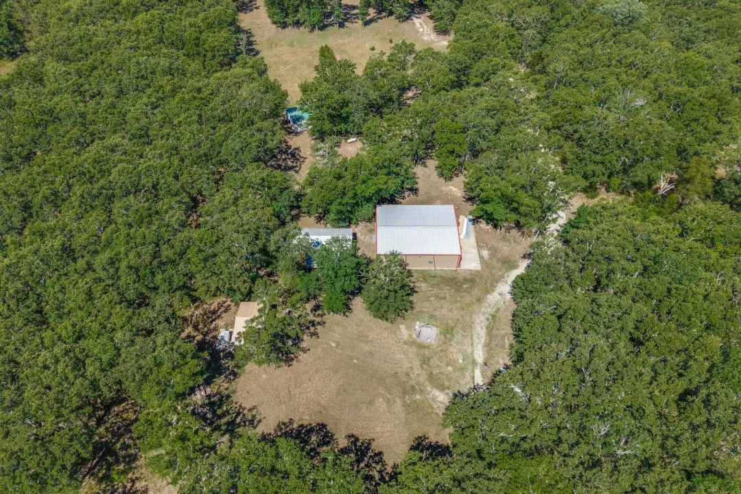 Single Family Residence For Sale in Rains County , 1525 Rs County Road 1490, Point, Texas 75472, 1 Bedroom, 1 Bathroom, 10 Garage spaces, 896 Sqft, built in 2001, Price $370,000, mls#21325464, Real Estate Agent in Point, Homes For Sale in Rains county, Homes For Sale in Point, Realtor in Point Texas, Real Estate Brokerage Independent Realty Texas, Luminita Cordes Realtor