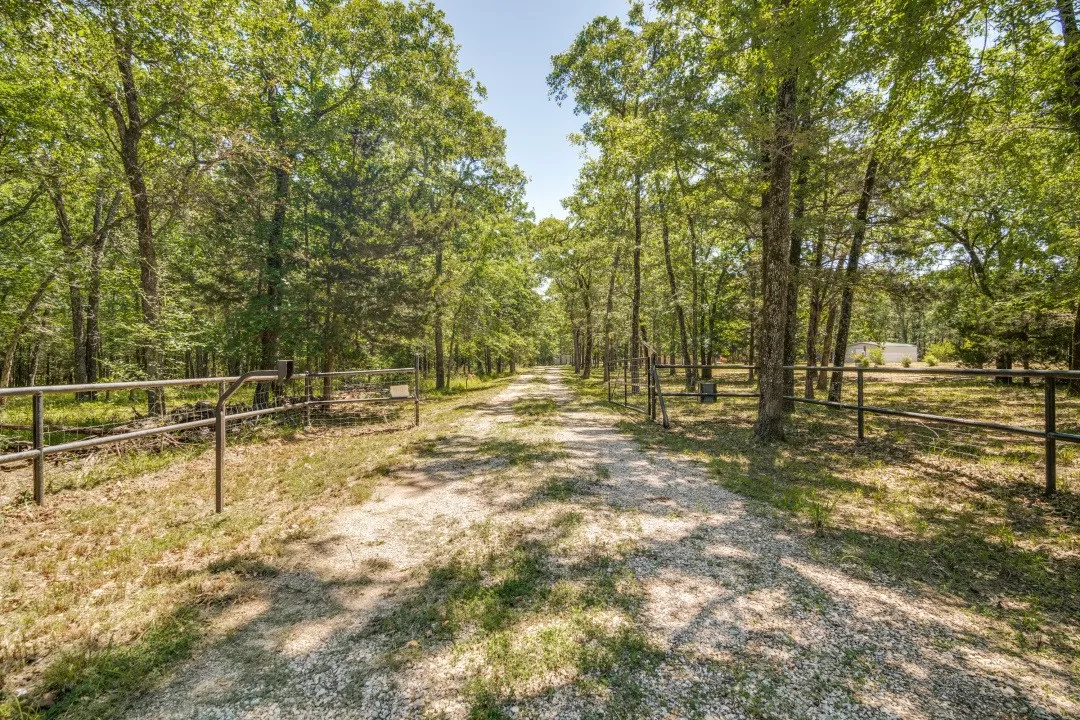 Single Family Residence For Sale in Rains County , 1525 Rs County Road 1490, Point, Texas 75472, 1 Bedroom, 1 Bathroom, 10 Garage spaces, 896 Sqft, built in 2001, Price $370,000, mls#21325464, Real Estate Agent in Point, Homes For Sale in Rains county, Homes For Sale in Point, Realtor in Point Texas, Real Estate Brokerage Independent Realty Texas, Luminita Cordes Realtor