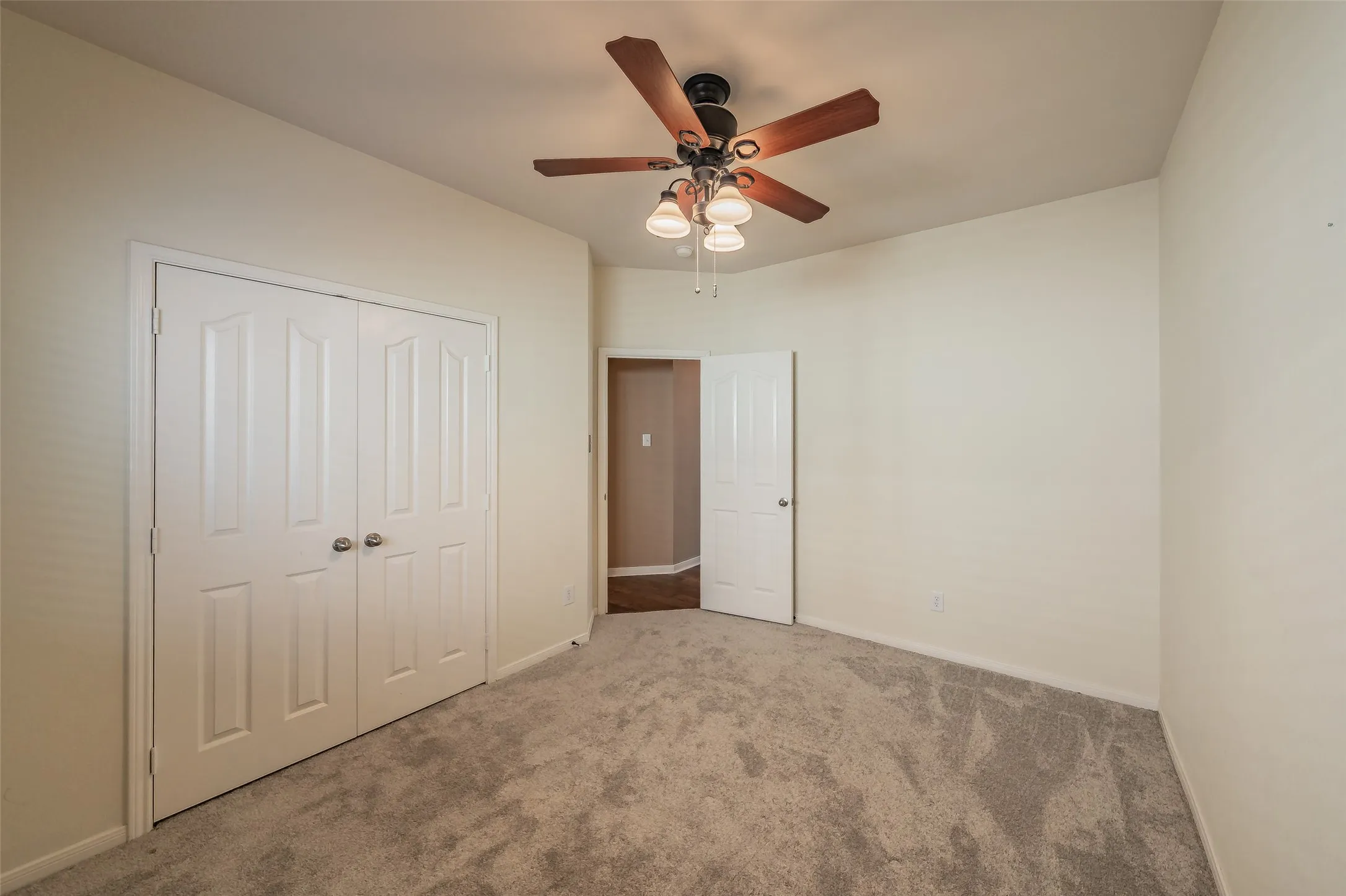 Flexible secondary bedroom suitable for guests, hobbies or a dedicated home office.