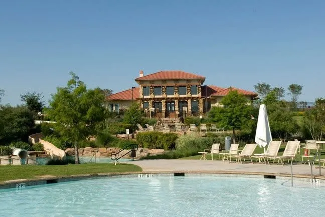 Enjoy access to the Heritage community’s resort-style pool and clubhouse amenities.