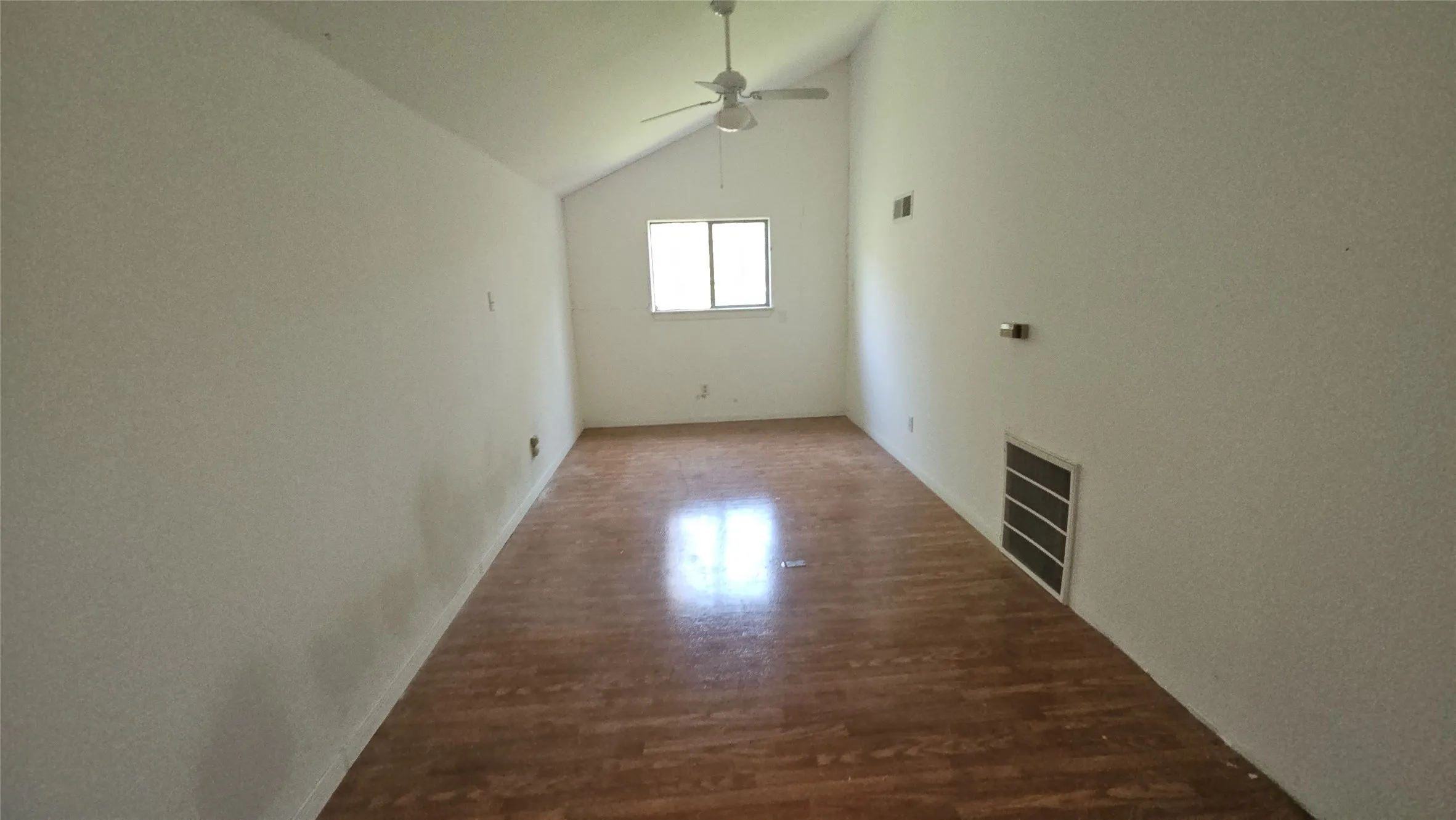Single Family Residence For Sale in Denton County , 1121 Thornridge Circle, Argyle, Texas 76226, 3 Bedroom, 3 Bathroom, 3 Garage spaces, 3,936 Sqft, built in 1985, mls#21302512, Real Estate Agent in Argyle, Homes For Sale in Denton county, Homes For Sale in Argyle, Realtor in Argyle Texas, Real Estate Brokerage Independent Realty Texas, Luminita Cordes Realtor