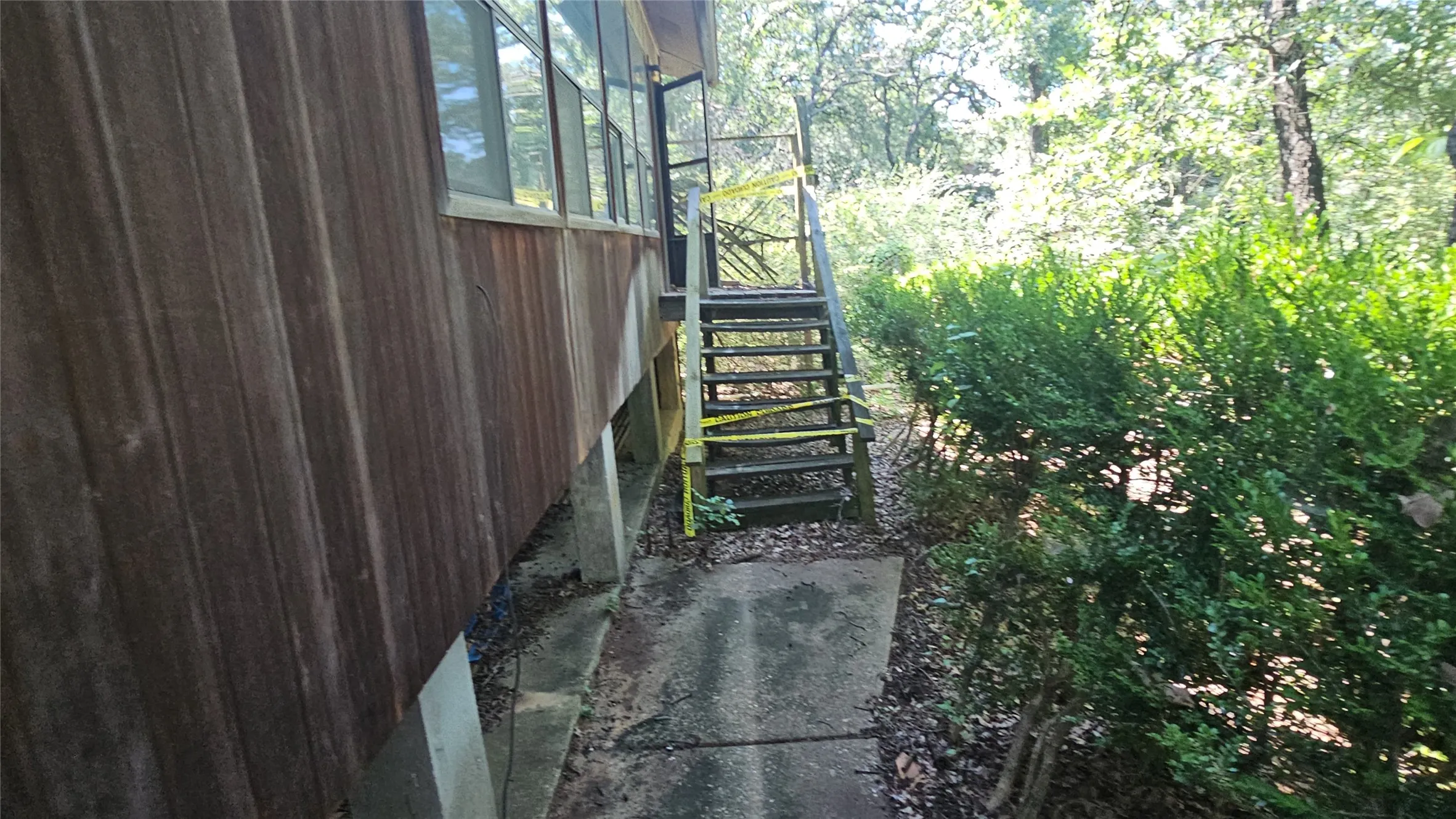 Single Family Residence For Sale in Denton County , 1121 Thornridge Circle, Argyle, Texas 76226, 3 Bedroom, 3 Bathroom, 3 Garage spaces, 3,936 Sqft, built in 1985, mls#21302512, Real Estate Agent in Argyle, Homes For Sale in Denton county, Homes For Sale in Argyle, Realtor in Argyle Texas, Real Estate Brokerage Independent Realty Texas, Luminita Cordes Realtor