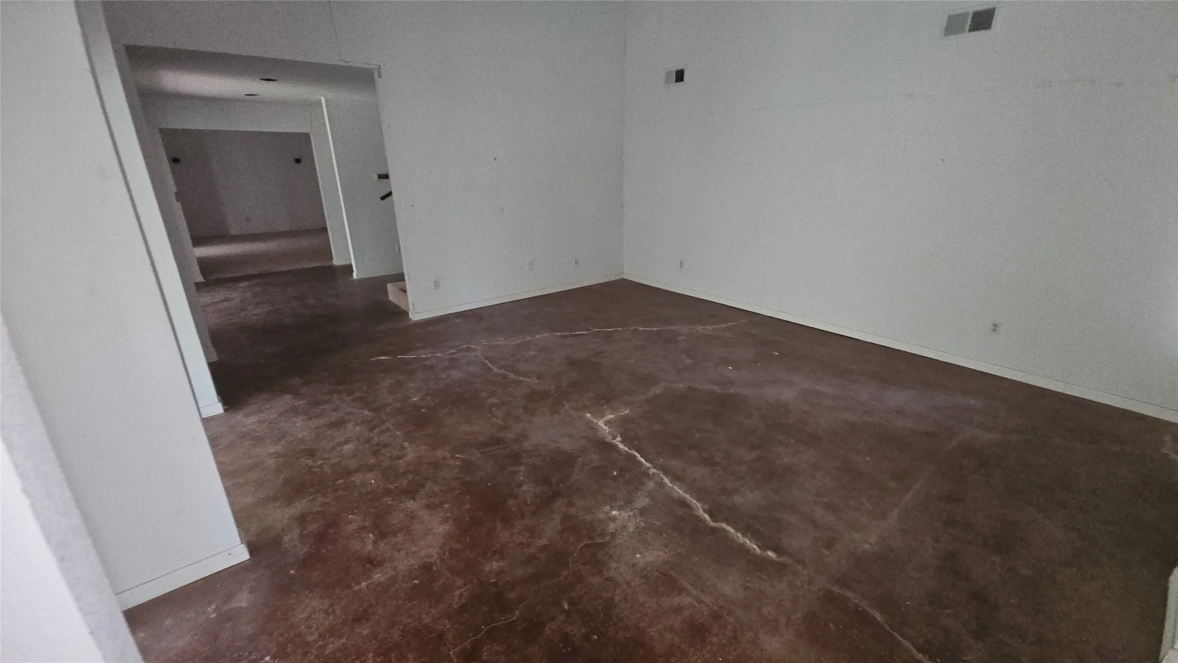 Single Family Residence For Sale in Denton County , 1121 Thornridge Circle, Argyle, Texas 76226, 3 Bedroom, 3 Bathroom, 3 Garage spaces, 3,936 Sqft, built in 1985, mls#21302512, Real Estate Agent in Argyle, Homes For Sale in Denton county, Homes For Sale in Argyle, Realtor in Argyle Texas, Real Estate Brokerage Independent Realty Texas, Luminita Cordes Realtor