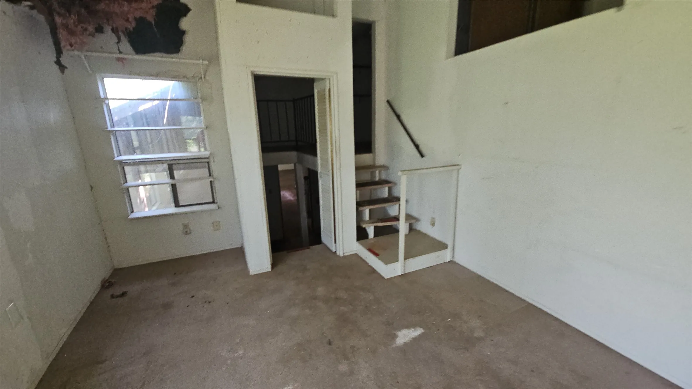 Single Family Residence For Sale in Denton County , 1121 Thornridge Circle, Argyle, Texas 76226, 3 Bedroom, 3 Bathroom, 3 Garage spaces, 3,936 Sqft, built in 1985, mls#21302512, Real Estate Agent in Argyle, Homes For Sale in Denton county, Homes For Sale in Argyle, Realtor in Argyle Texas, Real Estate Brokerage Independent Realty Texas, Luminita Cordes Realtor