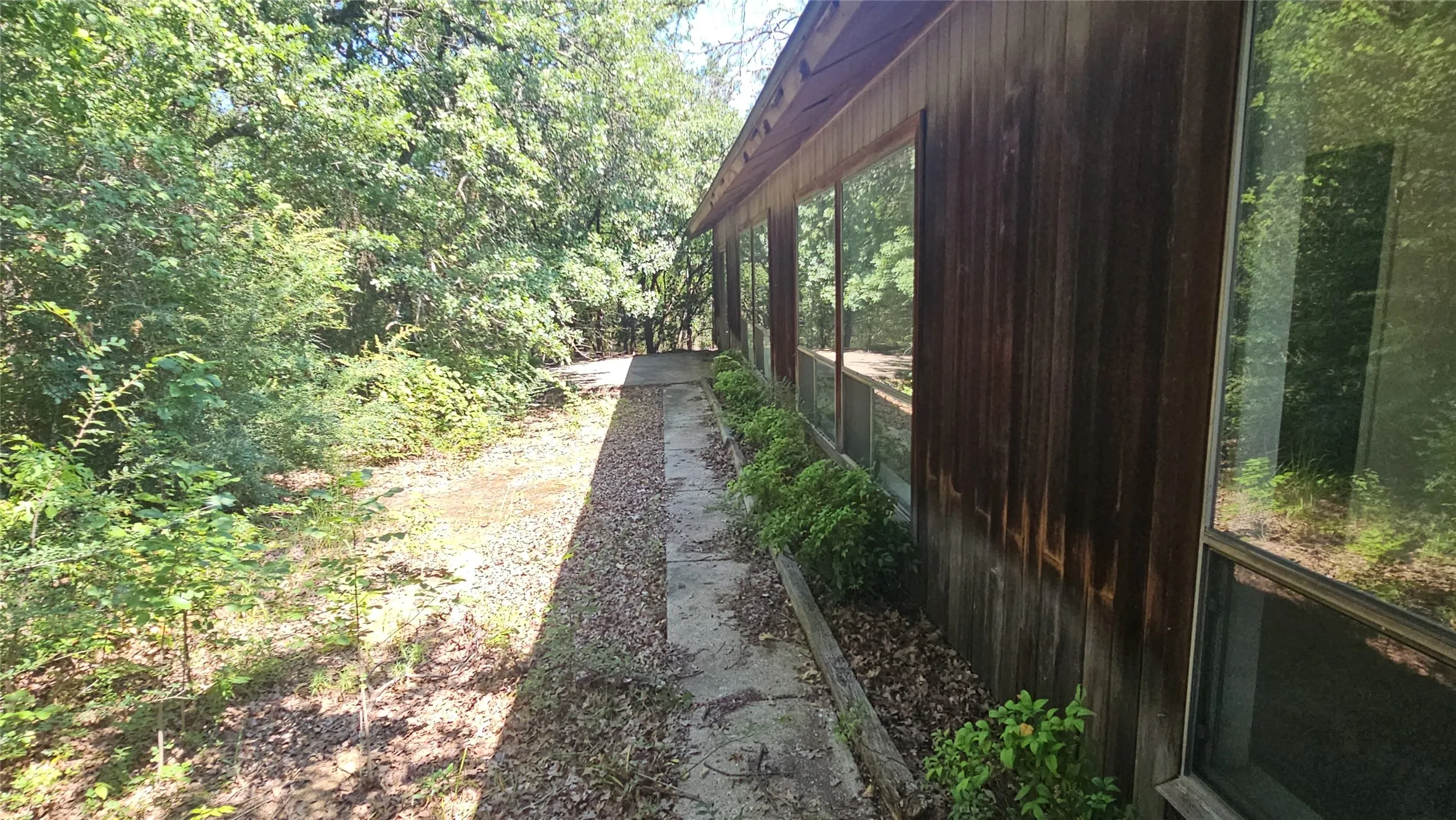 Single Family Residence For Sale in Denton County , 1121 Thornridge Circle, Argyle, Texas 76226, 3 Bedroom, 3 Bathroom, 3 Garage spaces, 3,936 Sqft, built in 1985, mls#21302512, Real Estate Agent in Argyle, Homes For Sale in Denton county, Homes For Sale in Argyle, Realtor in Argyle Texas, Real Estate Brokerage Independent Realty Texas, Luminita Cordes Realtor