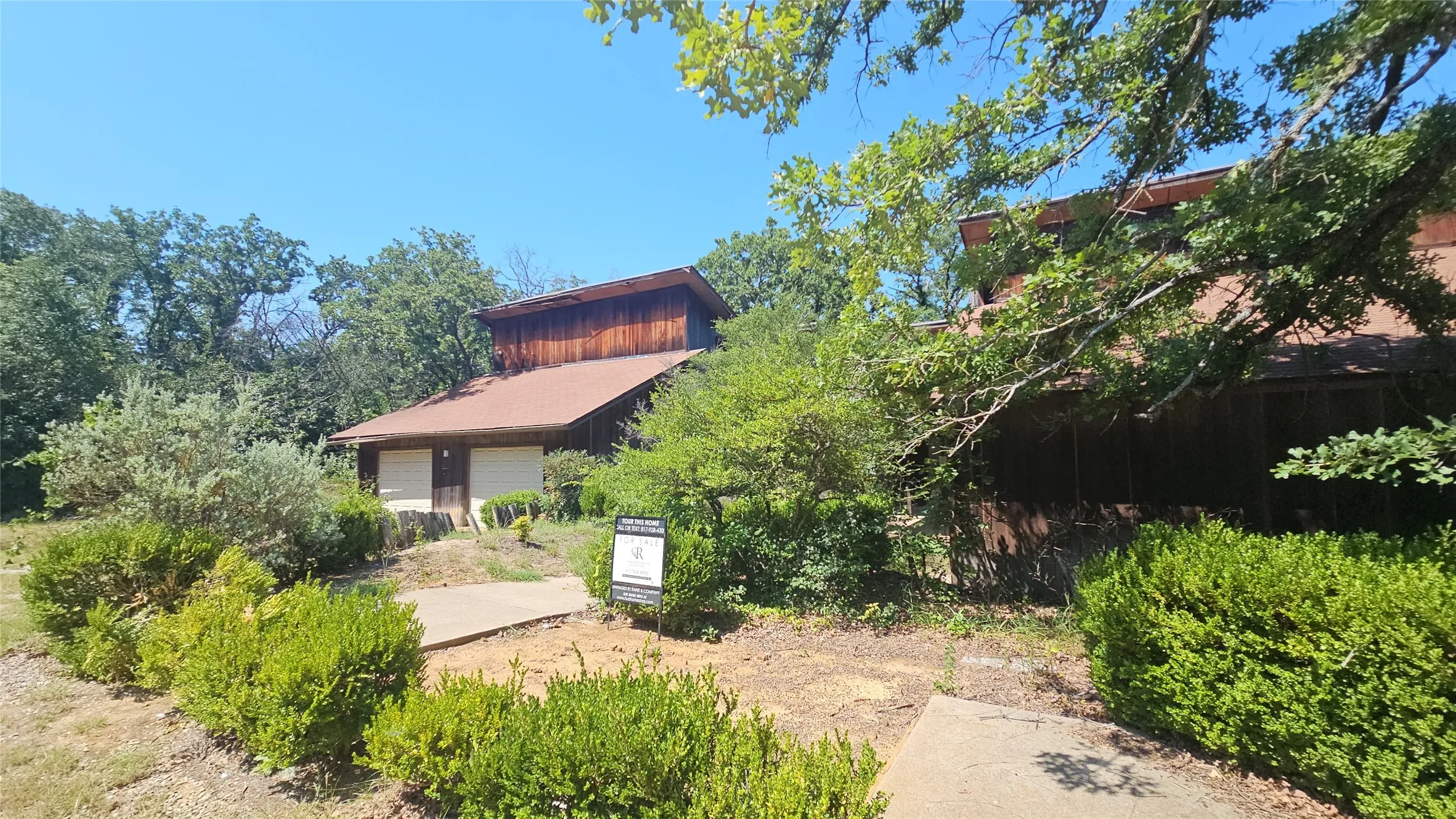 Single Family Residence For Sale in Denton County , 1121 Thornridge Circle, Argyle, Texas 76226, 3 Bedroom, 3 Bathroom, 3 Garage spaces, 3,936 Sqft, built in 1985, mls#21302512, Real Estate Agent in Argyle, Homes For Sale in Denton county, Homes For Sale in Argyle, Realtor in Argyle Texas, Real Estate Brokerage Independent Realty Texas, Luminita Cordes Realtor