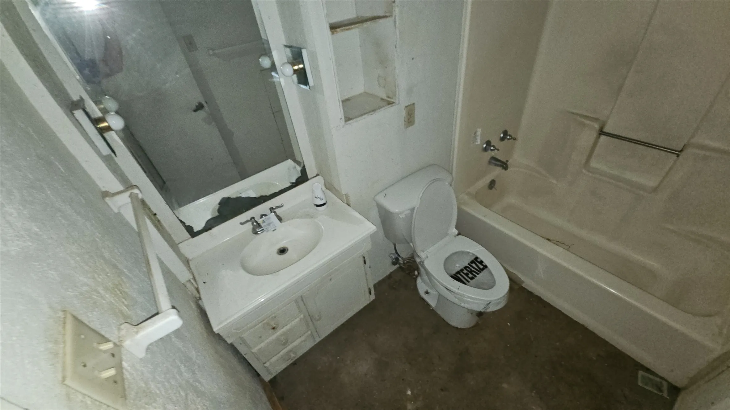 Single Family Residence For Sale in Denton County , 1121 Thornridge Circle, Argyle, Texas 76226, 3 Bedroom, 3 Bathroom, 3 Garage spaces, 3,936 Sqft, built in 1985, mls#21302512, Real Estate Agent in Argyle, Homes For Sale in Denton county, Homes For Sale in Argyle, Realtor in Argyle Texas, Real Estate Brokerage Independent Realty Texas, Luminita Cordes Realtor