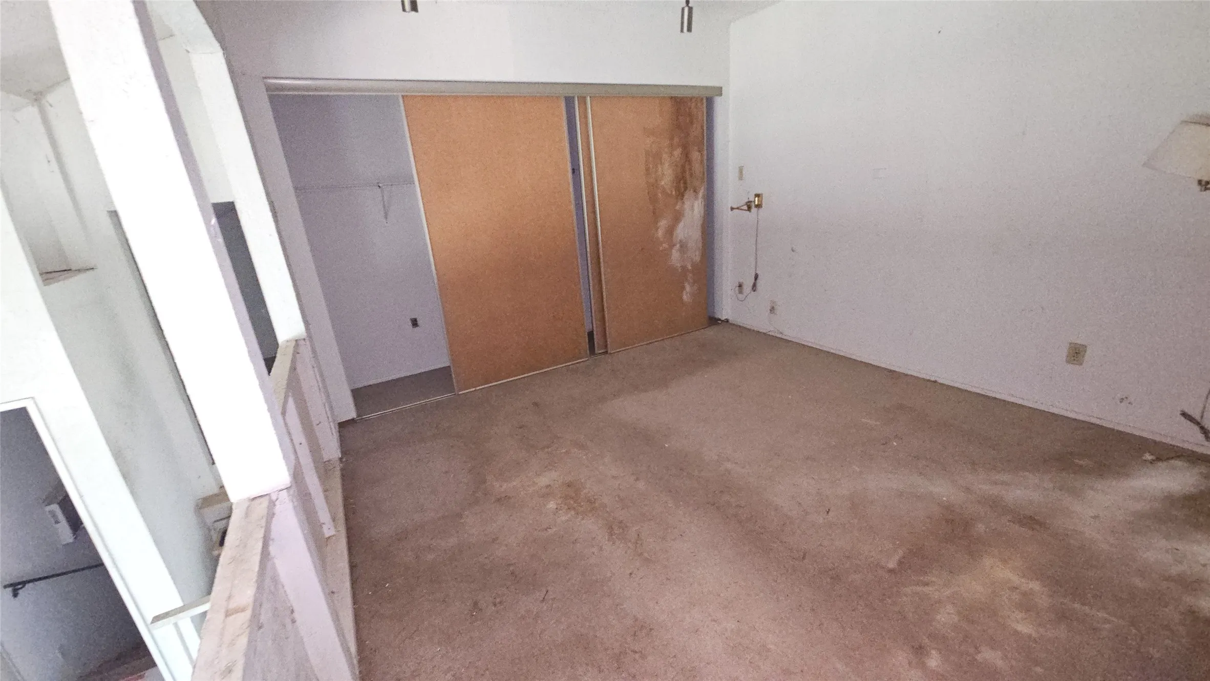 Single Family Residence For Sale in Denton County , 1121 Thornridge Circle, Argyle, Texas 76226, 3 Bedroom, 3 Bathroom, 3 Garage spaces, 3,936 Sqft, built in 1985, mls#21302512, Real Estate Agent in Argyle, Homes For Sale in Denton county, Homes For Sale in Argyle, Realtor in Argyle Texas, Real Estate Brokerage Independent Realty Texas, Luminita Cordes Realtor