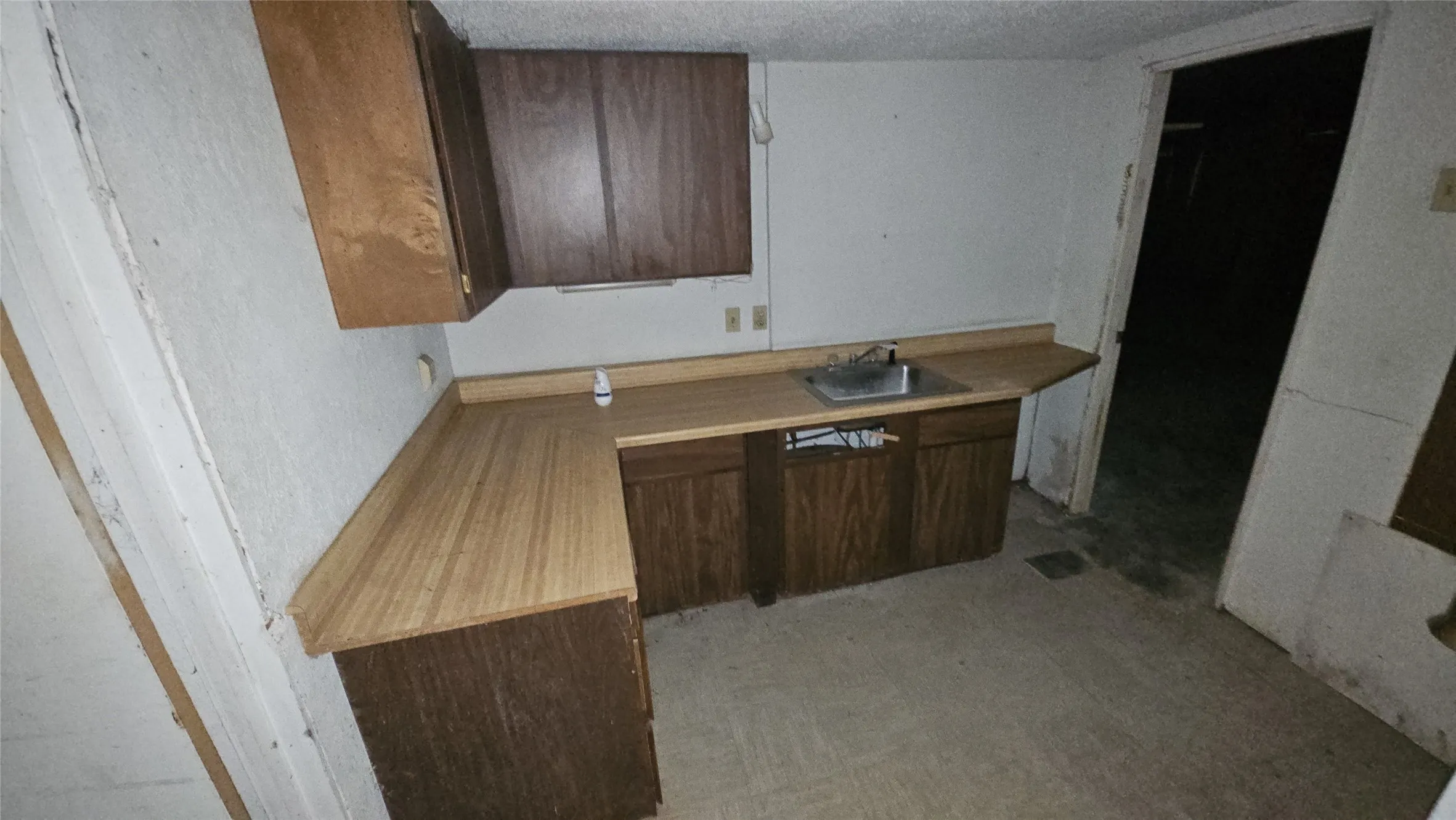 Single Family Residence For Sale in Denton County , 1121 Thornridge Circle, Argyle, Texas 76226, 3 Bedroom, 3 Bathroom, 3 Garage spaces, 3,936 Sqft, built in 1985, mls#21302512, Real Estate Agent in Argyle, Homes For Sale in Denton county, Homes For Sale in Argyle, Realtor in Argyle Texas, Real Estate Brokerage Independent Realty Texas, Luminita Cordes Realtor