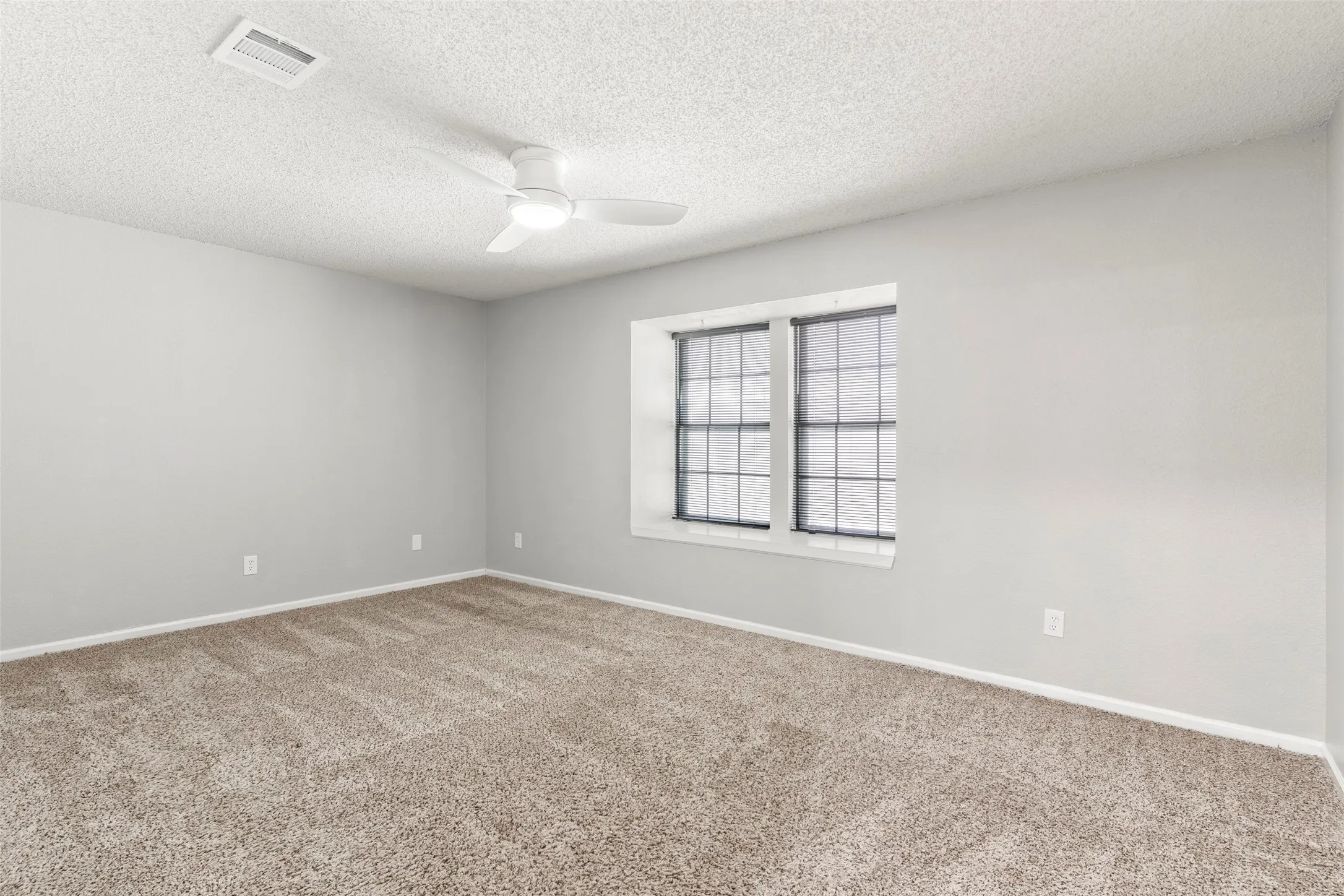 Single Family Residence For Sale in Denton County , 217 Teakwood Lane, Lewisville, Texas 75067, 2 Bedroom, 2 Bathroom, Garage spaces, 1,338 Sqft, built in 1983, mls#21325964, Real Estate Agent in Lewisville, Homes For Sale in Denton county, Homes For Sale in Lewisville, Realtor in Lewisville Texas, Real Estate Brokerage Independent Realty Texas, Luminita Cordes Realtor
