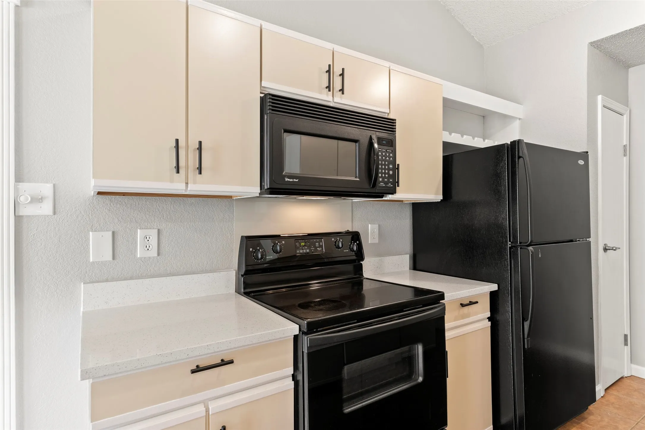 Single Family Residence For Sale in Denton County , 217 Teakwood Lane, Lewisville, Texas 75067, 2 Bedroom, 2 Bathroom, Garage spaces, 1,338 Sqft, built in 1983, mls#21325964, Real Estate Agent in Lewisville, Homes For Sale in Denton county, Homes For Sale in Lewisville, Realtor in Lewisville Texas, Real Estate Brokerage Independent Realty Texas, Luminita Cordes Realtor