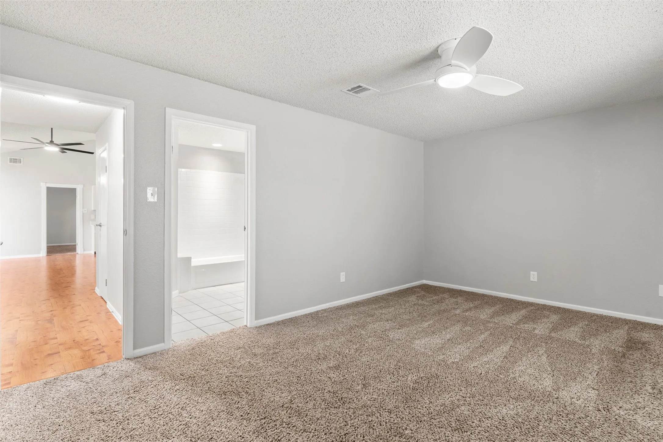 Single Family Residence For Sale in Denton County , 217 Teakwood Lane, Lewisville, Texas 75067, 2 Bedroom, 2 Bathroom, Garage spaces, 1,338 Sqft, built in 1983, mls#21325964, Real Estate Agent in Lewisville, Homes For Sale in Denton county, Homes For Sale in Lewisville, Realtor in Lewisville Texas, Real Estate Brokerage Independent Realty Texas, Luminita Cordes Realtor