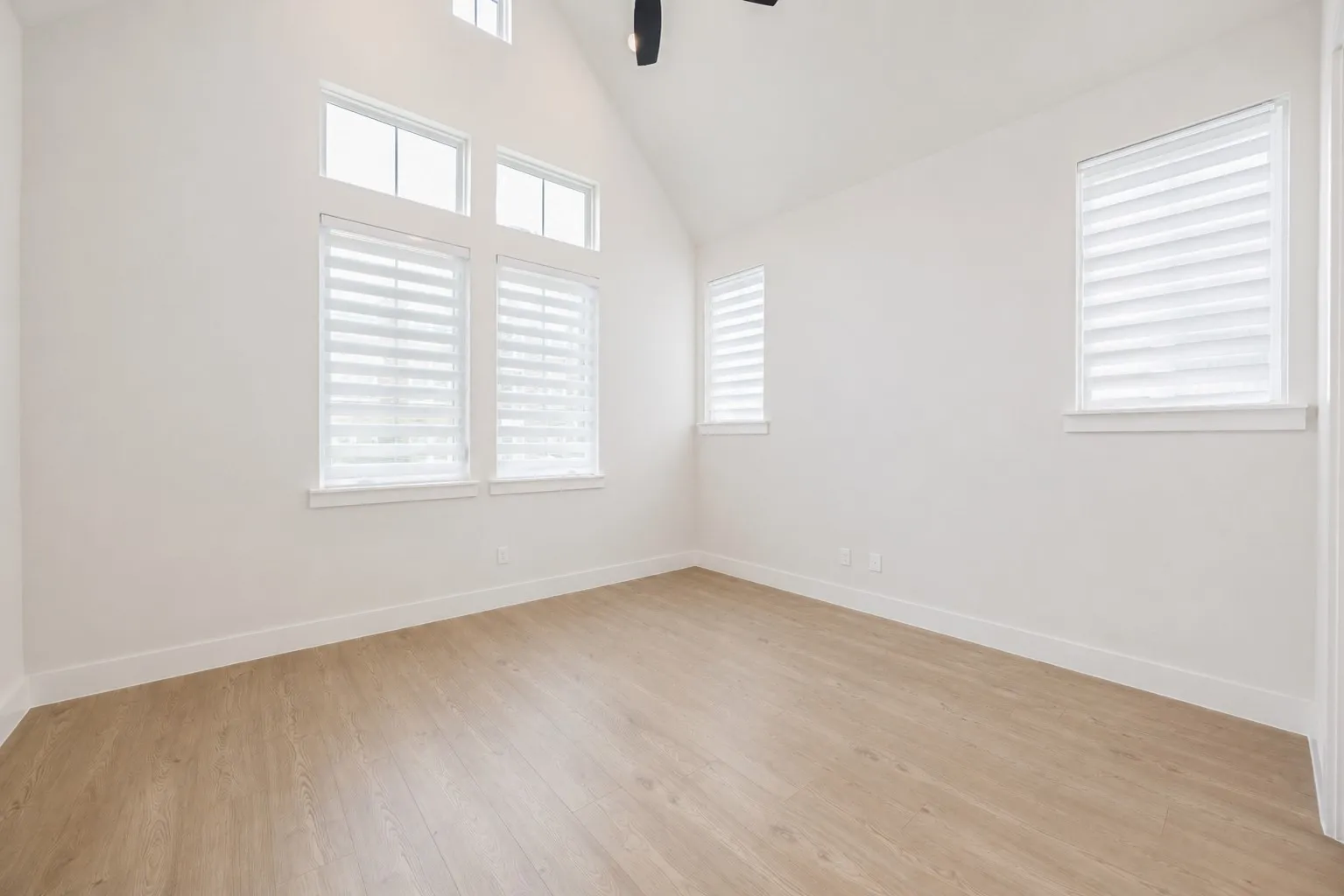 Townhouse For Sale in Denton County , 11965 Brubaker Drive, Frisco, Texas 75033, 4 Bedroom, 4 Bathroom, 2 Garage spaces, 2,641 Sqft, built in 2024, mls#21259102, Real Estate Agent in Frisco, Homes For Sale in Denton county, Homes For Sale in Frisco, Realtor in Frisco Texas, Real Estate Brokerage Independent Realty Texas, Luminita Cordes Realtor