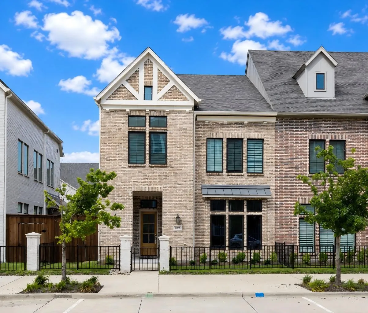 Townhouse For Sale in Denton County , 11965 Brubaker Drive, Frisco, Texas 75033, 4 Bedroom, 4 Bathroom, 2 Garage spaces, 2,641 Sqft, built in 2024, mls#21259102, Real Estate Agent in Frisco, Homes For Sale in Denton county, Homes For Sale in Frisco, Realtor in Frisco Texas, Real Estate Brokerage Independent Realty Texas, Luminita Cordes Realtor