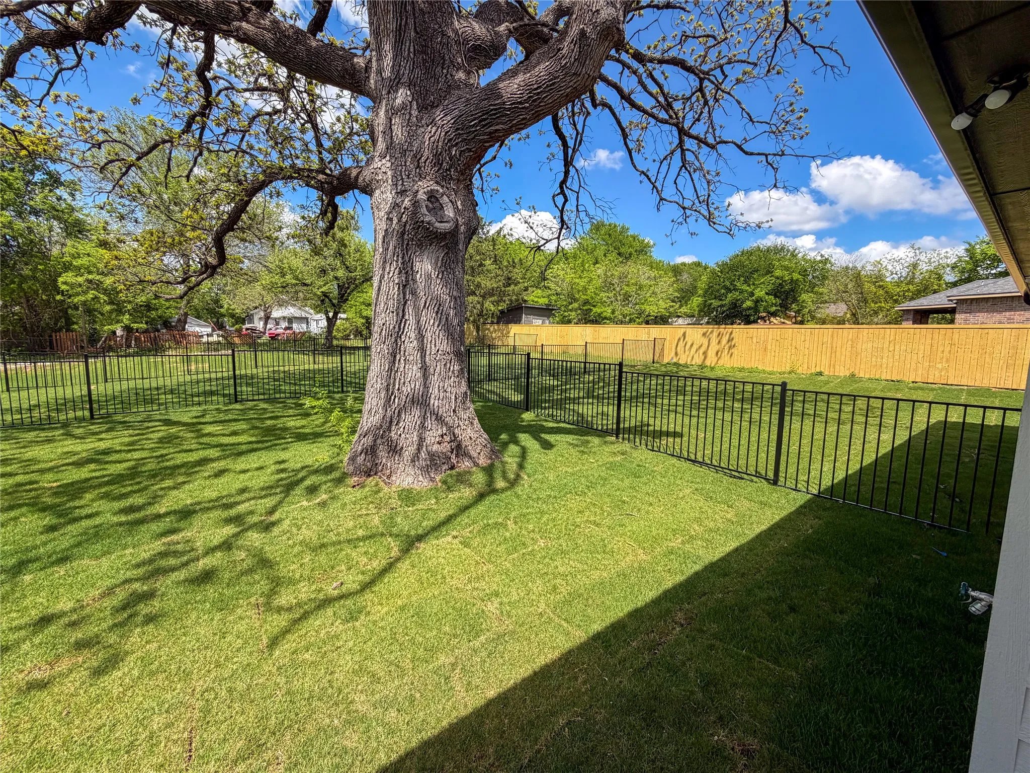Duplex For Rent in Grayson County , 413 W Dulin Street, Sherman, Texas 75090, 3 Bedrooms, 2 Bathrooms, 1 Garage spaces, 1,386 Sqft, built in 2026, Price $1,700, mls#21325973, Real Estate Agent in Sherman, Homes For Rent in Grayson county, Homes For Rent in Sherman, Realtor in Sherman Texas, Real Estate Brokerage Independent Realty Texas, Luminita Cordes Realtor