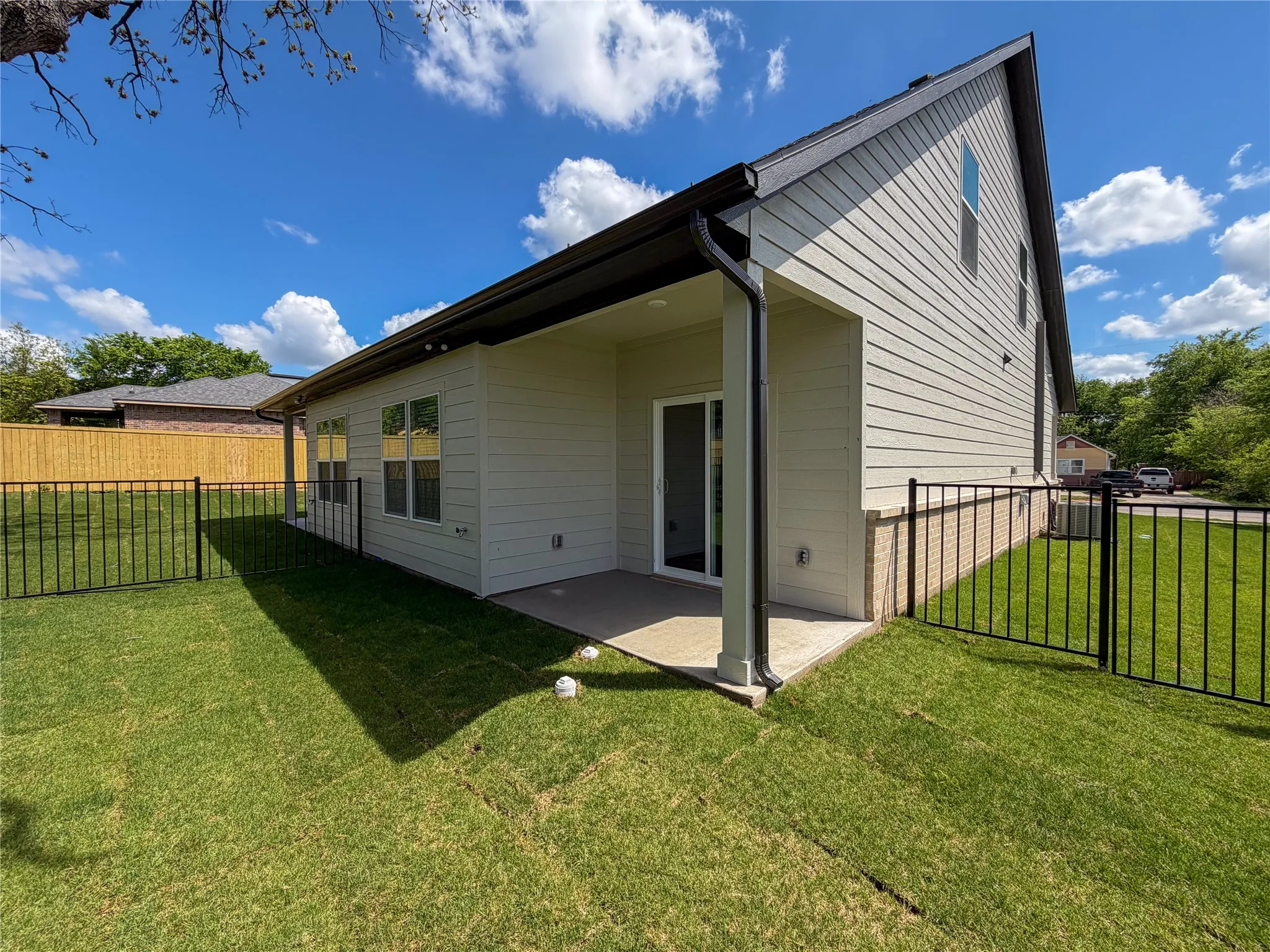 Duplex For Rent in Grayson County , 413 W Dulin Street, Sherman, Texas 75090, 3 Bedrooms, 2 Bathrooms, 1 Garage spaces, 1,386 Sqft, built in 2026, Price $1,700, mls#21325973, Real Estate Agent in Sherman, Homes For Rent in Grayson county, Homes For Rent in Sherman, Realtor in Sherman Texas, Real Estate Brokerage Independent Realty Texas, Luminita Cordes Realtor
