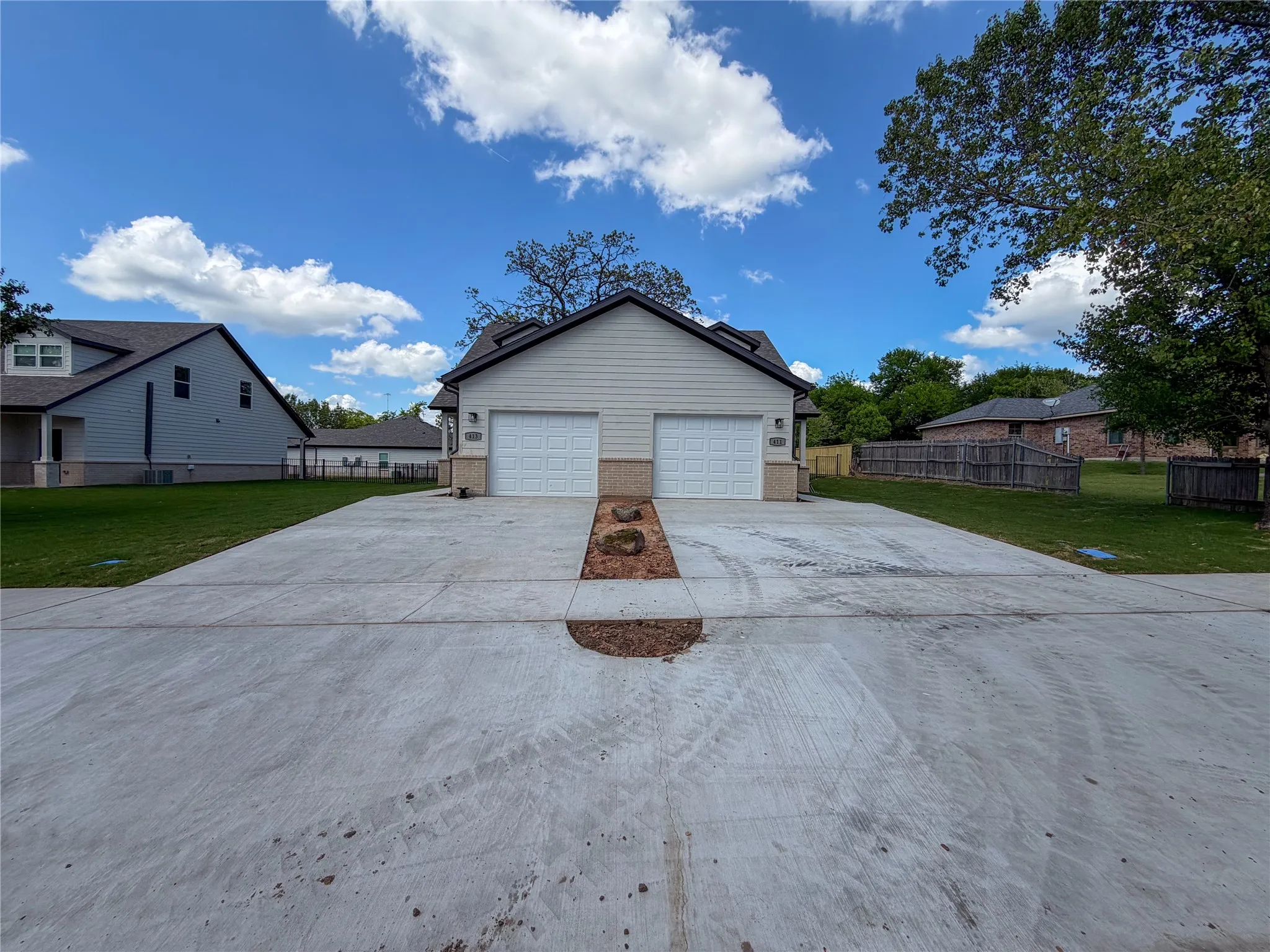 Duplex For Rent in Grayson County , 413 W Dulin Street, Sherman, Texas 75090, 3 Bedrooms, 2 Bathrooms, 1 Garage spaces, 1,386 Sqft, built in 2026, Price $1,700, mls#21325973, Real Estate Agent in Sherman, Homes For Rent in Grayson county, Homes For Rent in Sherman, Realtor in Sherman Texas, Real Estate Brokerage Independent Realty Texas, Luminita Cordes Realtor