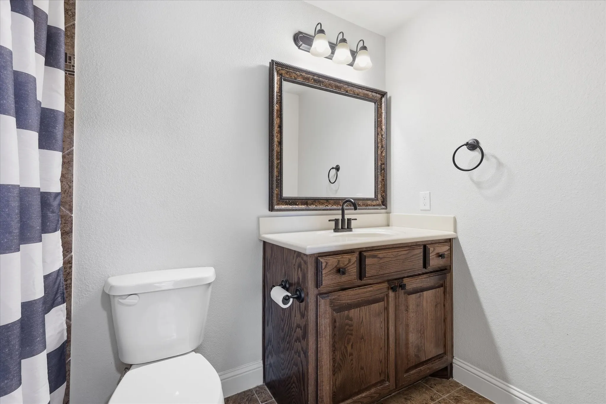 Full ensuite bath