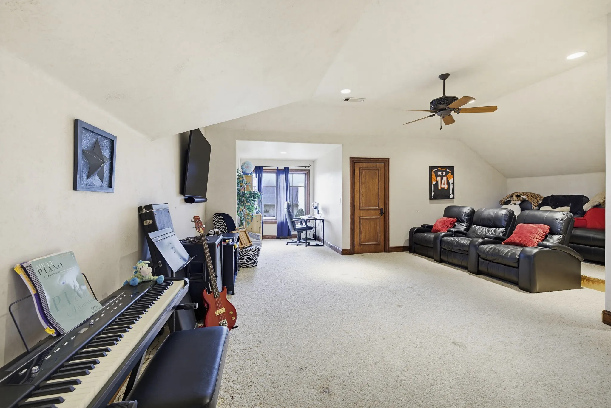 Single Family Residence For Sale in Tarrant County , 6705 Saucon Valley Drive, Fort Worth, Texas 76132, 4 Bedroom, 5 Bathroom, 3 Garage spaces, 5,493 Sqft, built in 2004, mls#21324685, Real Estate Agent in Fort Worth, Homes For Sale in Tarrant county, Homes For Sale in Fort Worth, Realtor in Fort Worth Texas, Real Estate Brokerage Independent Realty Texas, Luminita Cordes Realtor