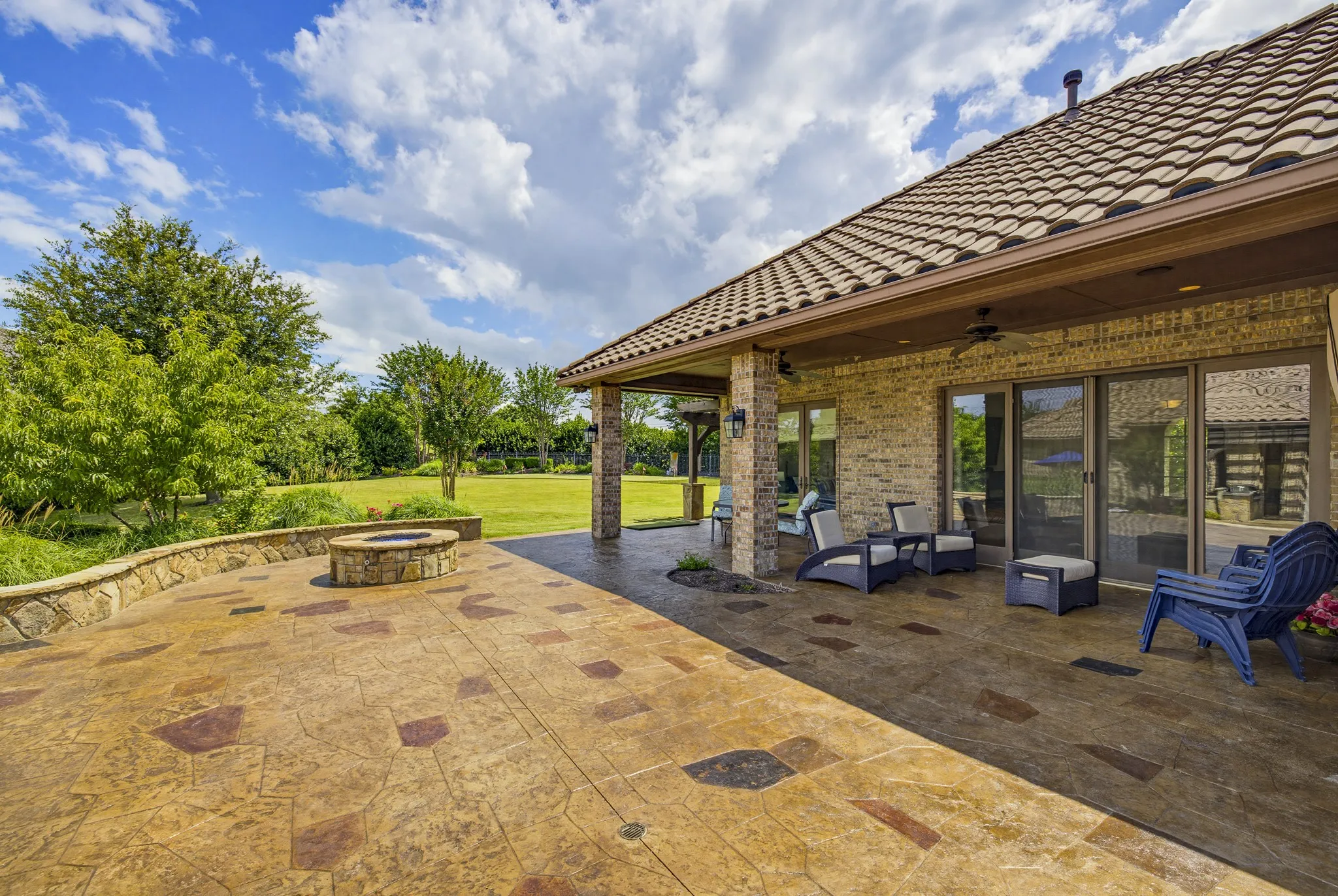Single Family Residence For Sale in Tarrant County , 6705 Saucon Valley Drive, Fort Worth, Texas 76132, 4 Bedroom, 5 Bathroom, 3 Garage spaces, 5,493 Sqft, built in 2004, mls#21324685, Real Estate Agent in Fort Worth, Homes For Sale in Tarrant county, Homes For Sale in Fort Worth, Realtor in Fort Worth Texas, Real Estate Brokerage Independent Realty Texas, Luminita Cordes Realtor