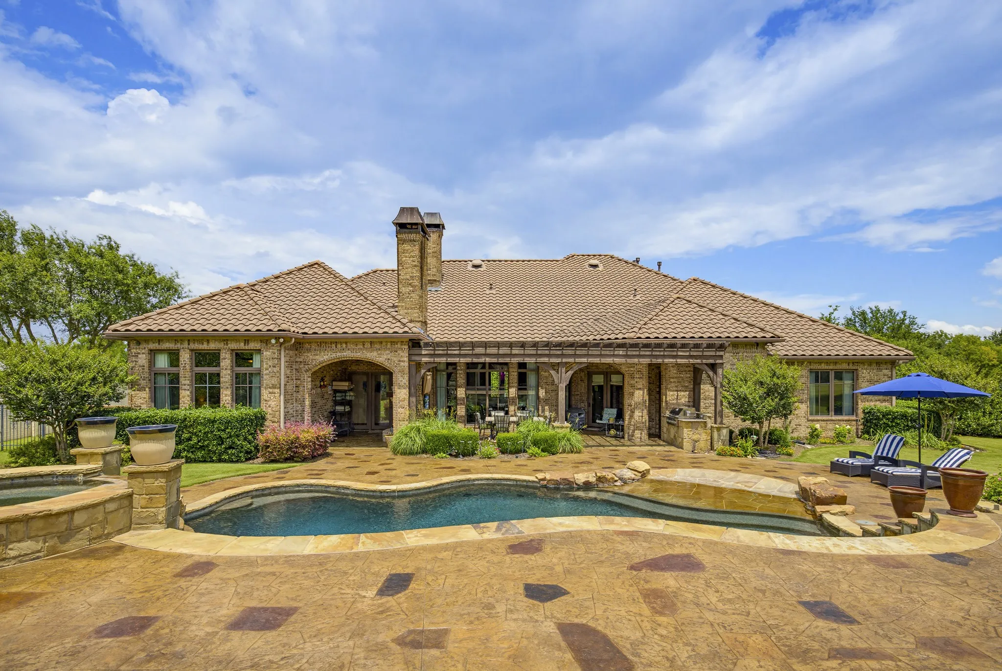 Single Family Residence For Sale in Tarrant County , 6705 Saucon Valley Drive, Fort Worth, Texas 76132, 4 Bedroom, 5 Bathroom, 3 Garage spaces, 5,493 Sqft, built in 2004, mls#21324685, Real Estate Agent in Fort Worth, Homes For Sale in Tarrant county, Homes For Sale in Fort Worth, Realtor in Fort Worth Texas, Real Estate Brokerage Independent Realty Texas, Luminita Cordes Realtor