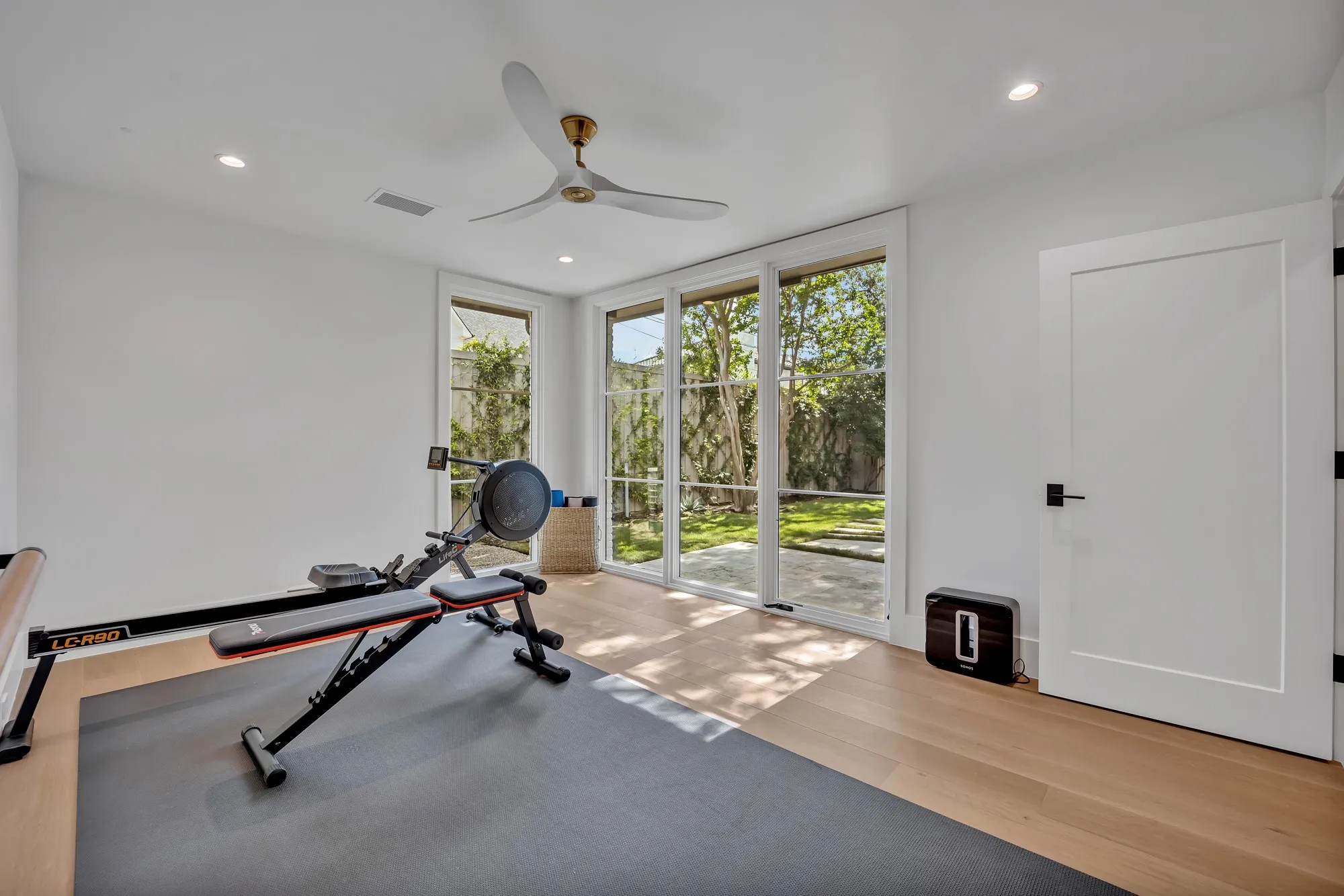 Single Family Residence For Sale in Dallas County , 6625 Bob O Link Drive, Dallas, Texas 75214, 4 Bedroom, 3 Bathroom, 2 Garage spaces, 4,098 Sqft, built in 1949, mls#21325960, Real Estate Agent in Dallas, Homes For Sale in Dallas county, Homes For Sale in Dallas, Realtor in Dallas Texas, Real Estate Brokerage Independent Realty Texas, Luminita Cordes Realtor
