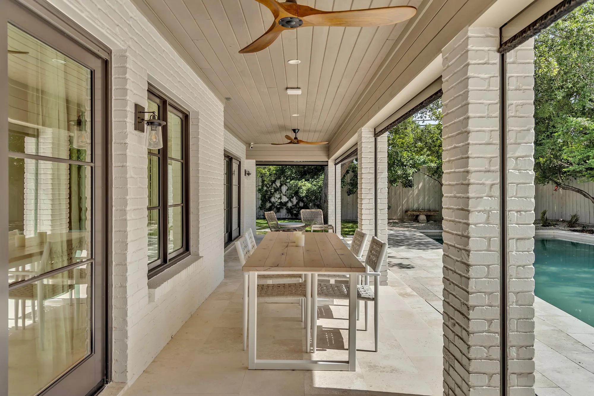 Single Family Residence For Sale in Dallas County , 6625 Bob O Link Drive, Dallas, Texas 75214, 4 Bedroom, 3 Bathroom, 2 Garage spaces, 4,098 Sqft, built in 1949, mls#21325960, Real Estate Agent in Dallas, Homes For Sale in Dallas county, Homes For Sale in Dallas, Realtor in Dallas Texas, Real Estate Brokerage Independent Realty Texas, Luminita Cordes Realtor