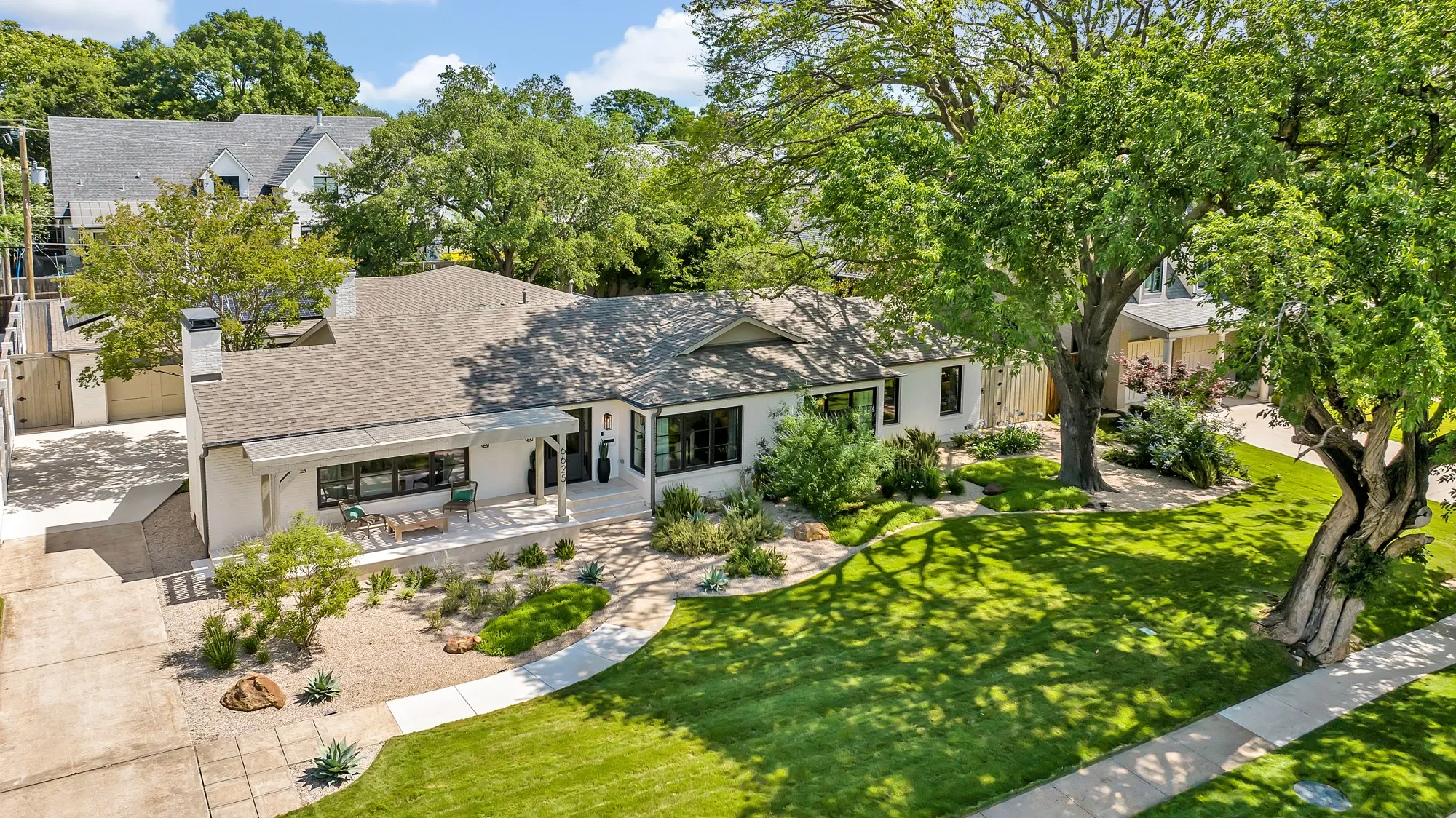 Single Family Residence For Sale in Dallas County , 6625 Bob O Link Drive, Dallas, Texas 75214, 4 Bedroom, 3 Bathroom, 2 Garage spaces, 4,098 Sqft, built in 1949, mls#21325960, Real Estate Agent in Dallas, Homes For Sale in Dallas county, Homes For Sale in Dallas, Realtor in Dallas Texas, Real Estate Brokerage Independent Realty Texas, Luminita Cordes Realtor