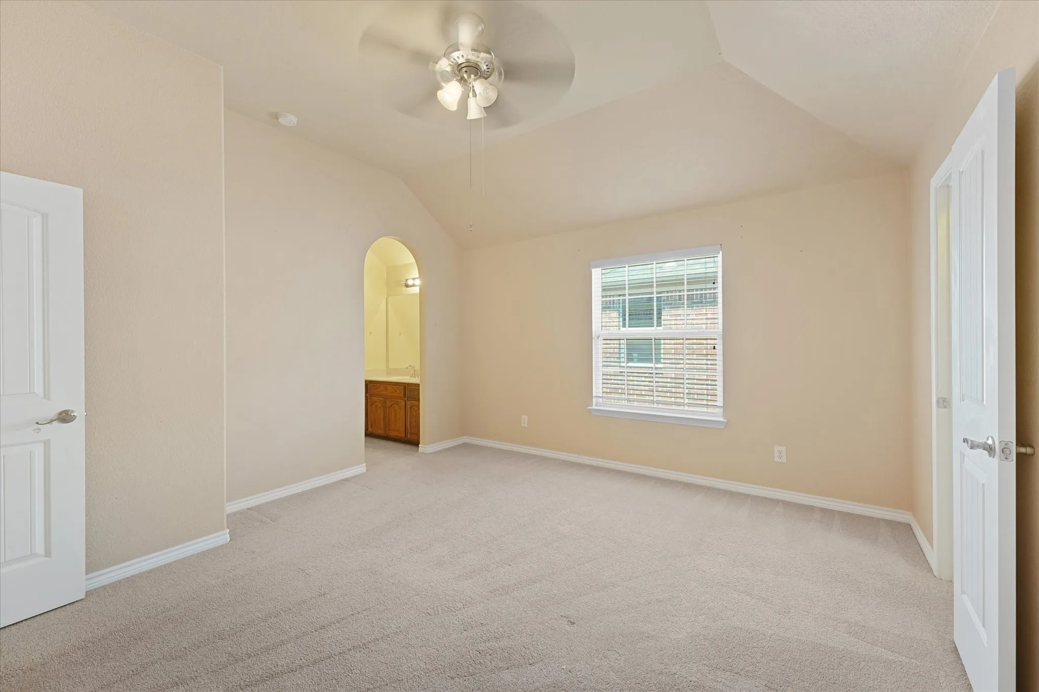 Single Family Residence For Sale in Collin County , 12932 Whistling Straits Lane, Frisco, Texas 75035, 5 Bedroom, 4 Bathroom, 2 Garage spaces, 4,165 Sqft, built in 2011, mls#21324447, Real Estate Agent in Frisco, Homes For Sale in Collin county, Homes For Sale in Frisco, Realtor in Frisco Texas, Real Estate Brokerage Independent Realty Texas, Luminita Cordes Realtor
