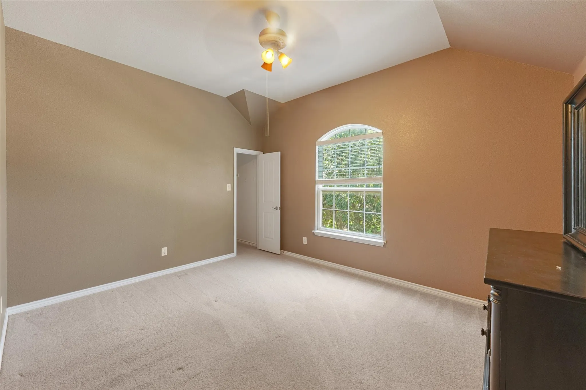 Single Family Residence For Sale in Collin County , 12932 Whistling Straits Lane, Frisco, Texas 75035, 5 Bedroom, 4 Bathroom, 2 Garage spaces, 4,165 Sqft, built in 2011, mls#21324447, Real Estate Agent in Frisco, Homes For Sale in Collin county, Homes For Sale in Frisco, Realtor in Frisco Texas, Real Estate Brokerage Independent Realty Texas, Luminita Cordes Realtor
