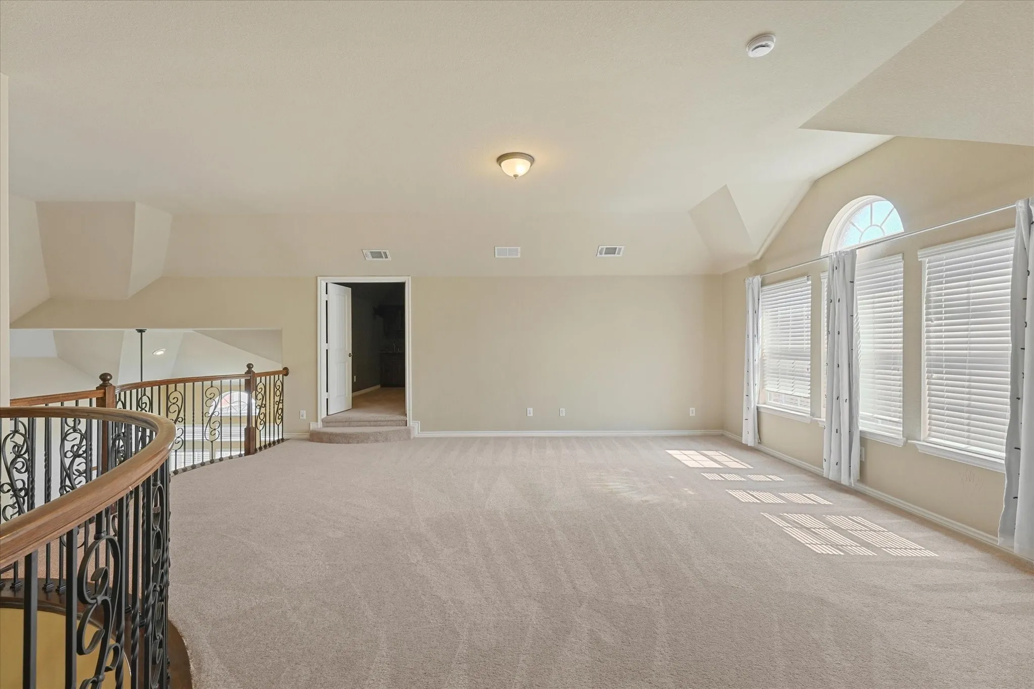 Single Family Residence For Sale in Collin County , 12932 Whistling Straits Lane, Frisco, Texas 75035, 5 Bedroom, 4 Bathroom, 2 Garage spaces, 4,165 Sqft, built in 2011, mls#21324447, Real Estate Agent in Frisco, Homes For Sale in Collin county, Homes For Sale in Frisco, Realtor in Frisco Texas, Real Estate Brokerage Independent Realty Texas, Luminita Cordes Realtor