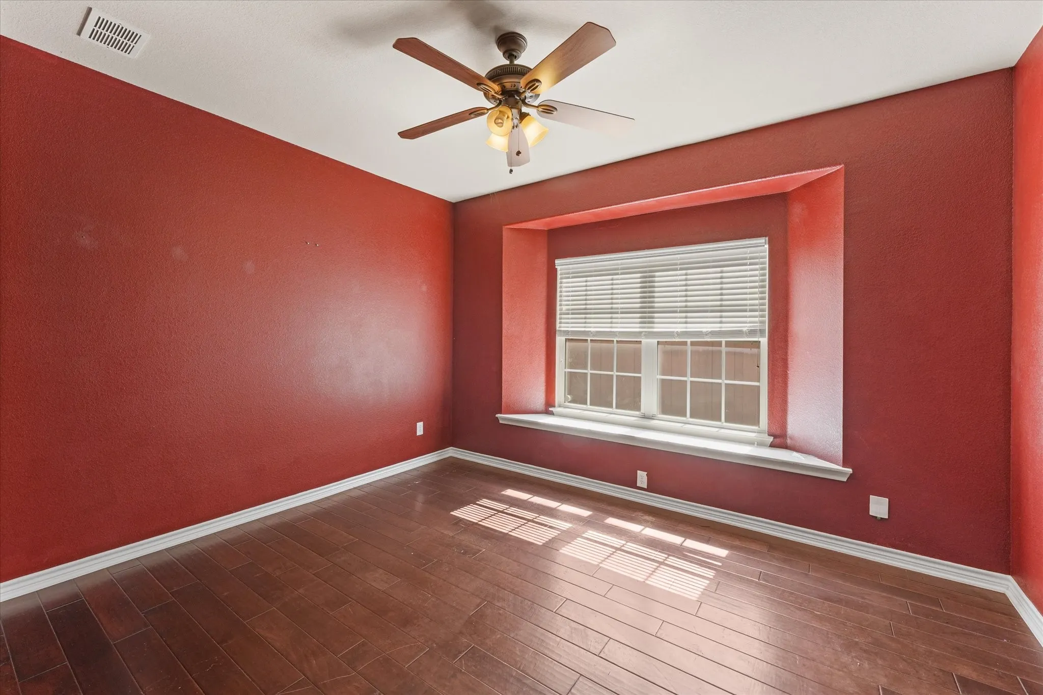 Single Family Residence For Sale in Collin County , 12932 Whistling Straits Lane, Frisco, Texas 75035, 5 Bedroom, 4 Bathroom, 2 Garage spaces, 4,165 Sqft, built in 2011, mls#21324447, Real Estate Agent in Frisco, Homes For Sale in Collin county, Homes For Sale in Frisco, Realtor in Frisco Texas, Real Estate Brokerage Independent Realty Texas, Luminita Cordes Realtor