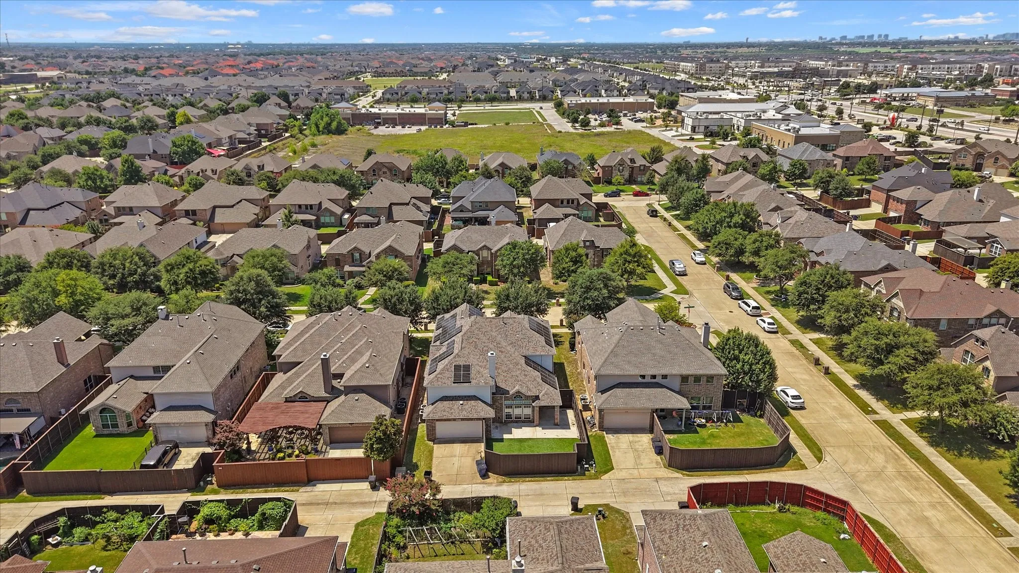 Single Family Residence For Sale in Collin County , 12932 Whistling Straits Lane, Frisco, Texas 75035, 5 Bedroom, 4 Bathroom, 2 Garage spaces, 4,165 Sqft, built in 2011, mls#21324447, Real Estate Agent in Frisco, Homes For Sale in Collin county, Homes For Sale in Frisco, Realtor in Frisco Texas, Real Estate Brokerage Independent Realty Texas, Luminita Cordes Realtor