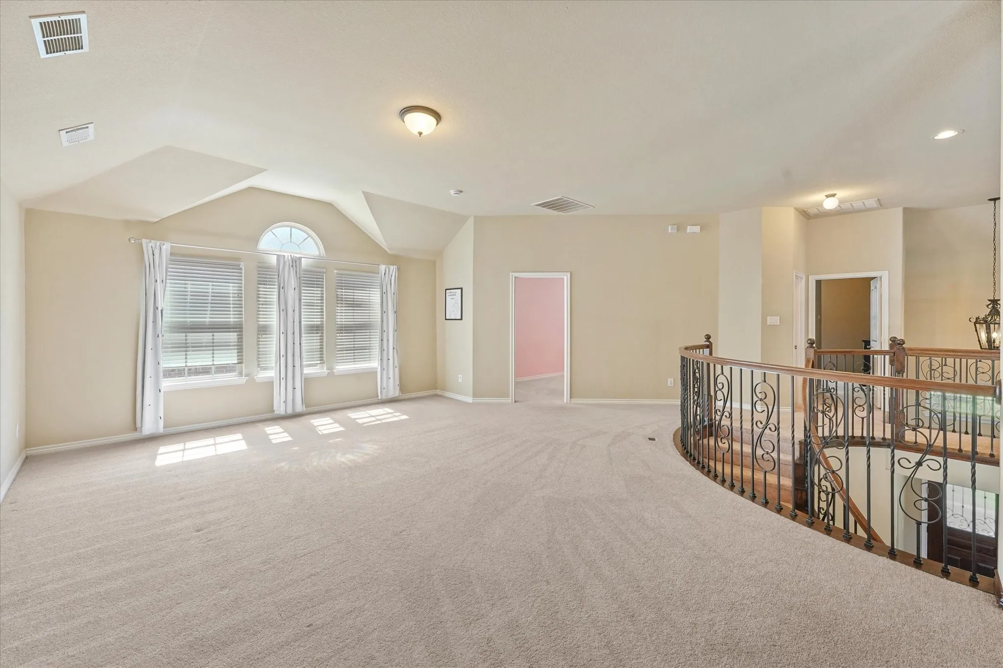 Single Family Residence For Sale in Collin County , 12932 Whistling Straits Lane, Frisco, Texas 75035, 5 Bedroom, 4 Bathroom, 2 Garage spaces, 4,165 Sqft, built in 2011, mls#21324447, Real Estate Agent in Frisco, Homes For Sale in Collin county, Homes For Sale in Frisco, Realtor in Frisco Texas, Real Estate Brokerage Independent Realty Texas, Luminita Cordes Realtor
