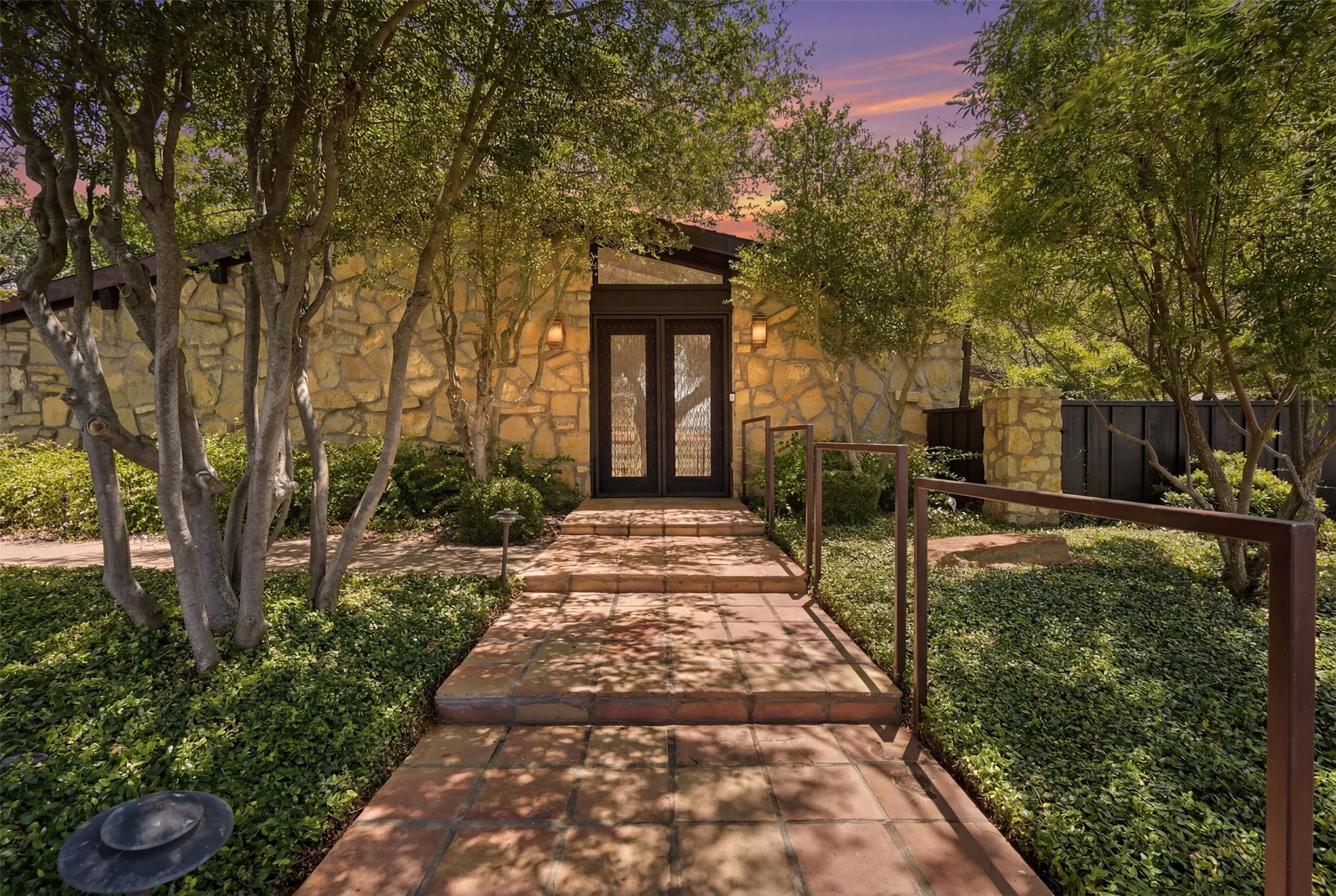 Single Family Residence For Sale in Eastland County , 512 S Ammerman Avenue, Eastland, Texas 76448, 3 Bedroom, 4 Bathroom, 2 Garage spaces, 5,522 Sqft, built in 1968, Price $799,000, mls#21324817, Real Estate Agent in Eastland, Homes For Sale in Eastland county, Homes For Sale in Eastland, Realtor in Eastland Texas, Real Estate Brokerage Independent Realty Texas, Luminita Cordes Realtor
