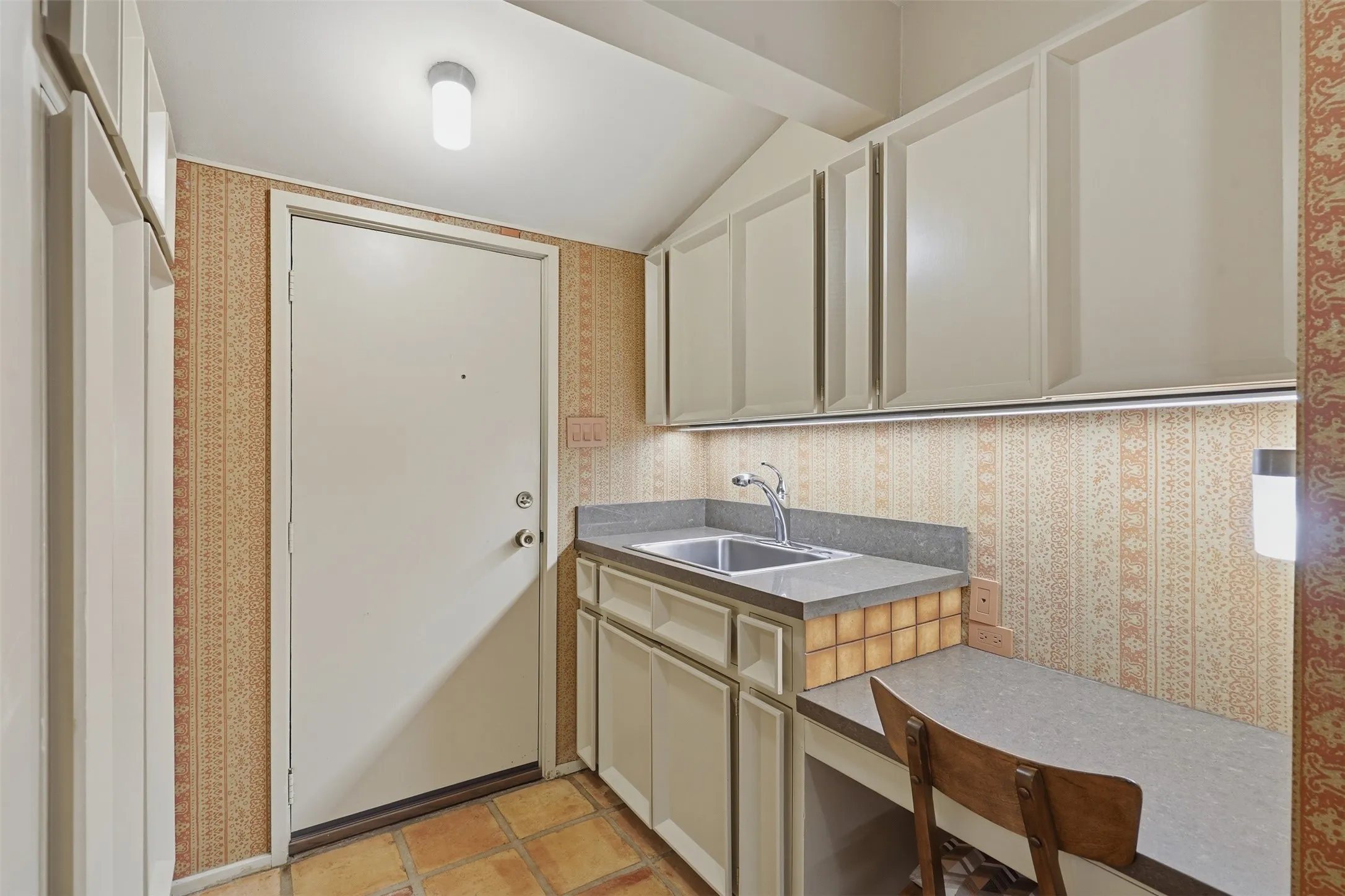 Single Family Residence For Sale in Eastland County , 512 S Ammerman Avenue, Eastland, Texas 76448, 3 Bedroom, 4 Bathroom, 2 Garage spaces, 5,522 Sqft, built in 1968, Price $799,000, mls#21324817, Real Estate Agent in Eastland, Homes For Sale in Eastland county, Homes For Sale in Eastland, Realtor in Eastland Texas, Real Estate Brokerage Independent Realty Texas, Luminita Cordes Realtor