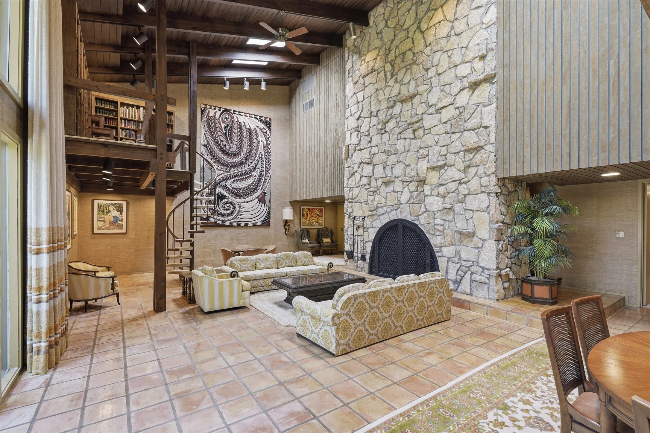 Single Family Residence For Sale in Eastland County , 512 S Ammerman Avenue, Eastland, Texas 76448, 3 Bedroom, 4 Bathroom, 2 Garage spaces, 5,522 Sqft, built in 1968, Price $799,000, mls#21324817, Real Estate Agent in Eastland, Homes For Sale in Eastland county, Homes For Sale in Eastland, Realtor in Eastland Texas, Real Estate Brokerage Independent Realty Texas, Luminita Cordes Realtor