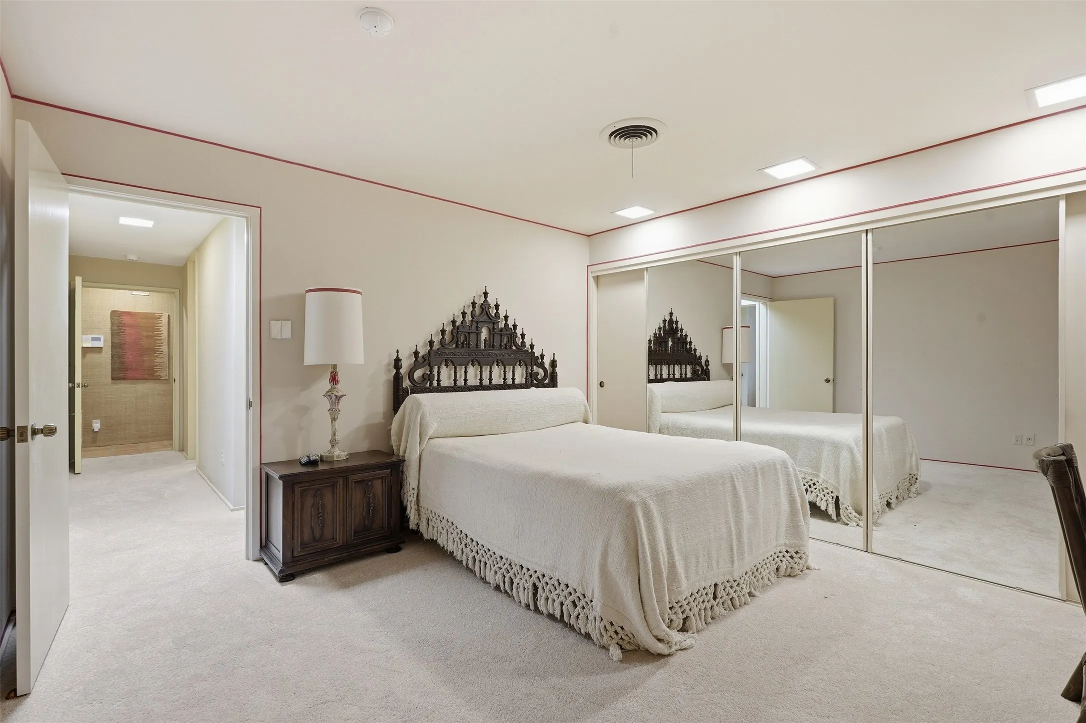 Single Family Residence For Sale in Eastland County , 512 S Ammerman Avenue, Eastland, Texas 76448, 3 Bedroom, 4 Bathroom, 2 Garage spaces, 5,522 Sqft, built in 1968, Price $799,000, mls#21324817, Real Estate Agent in Eastland, Homes For Sale in Eastland county, Homes For Sale in Eastland, Realtor in Eastland Texas, Real Estate Brokerage Independent Realty Texas, Luminita Cordes Realtor