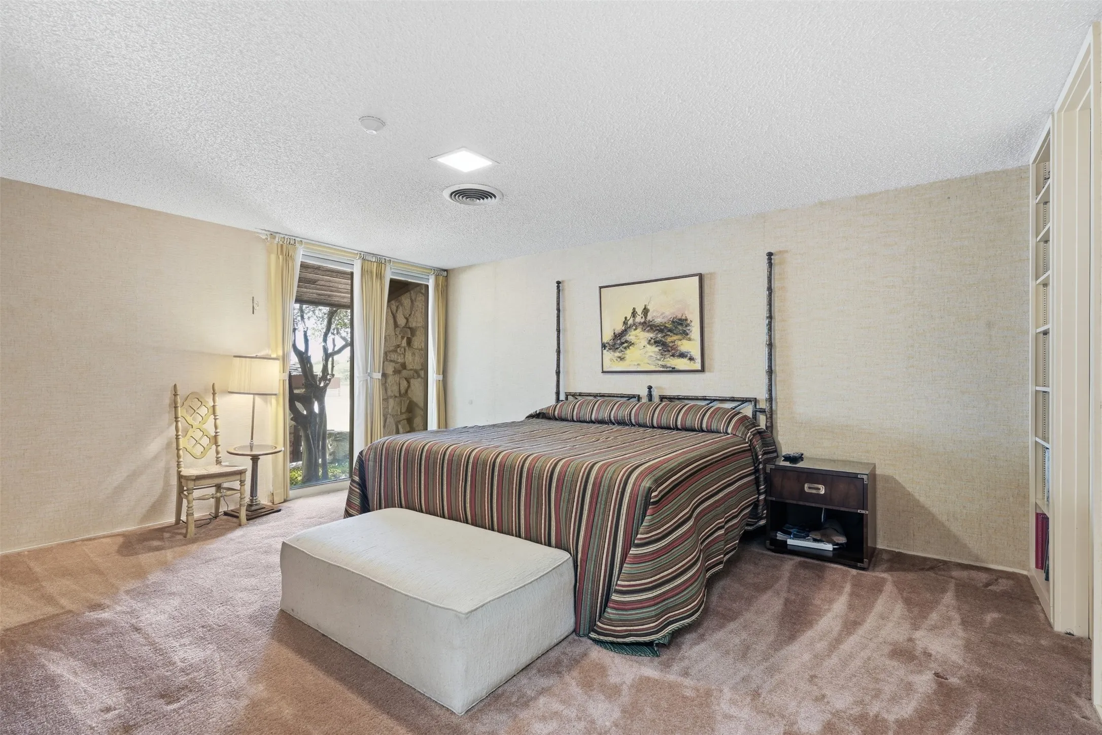 Single Family Residence For Sale in Eastland County , 512 S Ammerman Avenue, Eastland, Texas 76448, 3 Bedroom, 4 Bathroom, 2 Garage spaces, 5,522 Sqft, built in 1968, Price $799,000, mls#21324817, Real Estate Agent in Eastland, Homes For Sale in Eastland county, Homes For Sale in Eastland, Realtor in Eastland Texas, Real Estate Brokerage Independent Realty Texas, Luminita Cordes Realtor