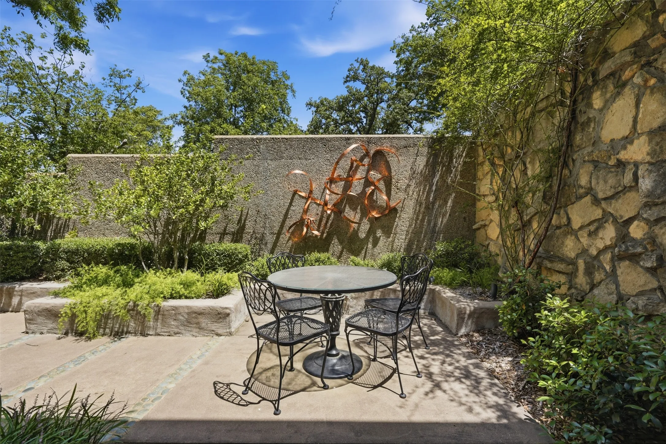 Single Family Residence For Sale in Eastland County , 512 S Ammerman Avenue, Eastland, Texas 76448, 3 Bedroom, 4 Bathroom, 2 Garage spaces, 5,522 Sqft, built in 1968, Price $799,000, mls#21324817, Real Estate Agent in Eastland, Homes For Sale in Eastland county, Homes For Sale in Eastland, Realtor in Eastland Texas, Real Estate Brokerage Independent Realty Texas, Luminita Cordes Realtor