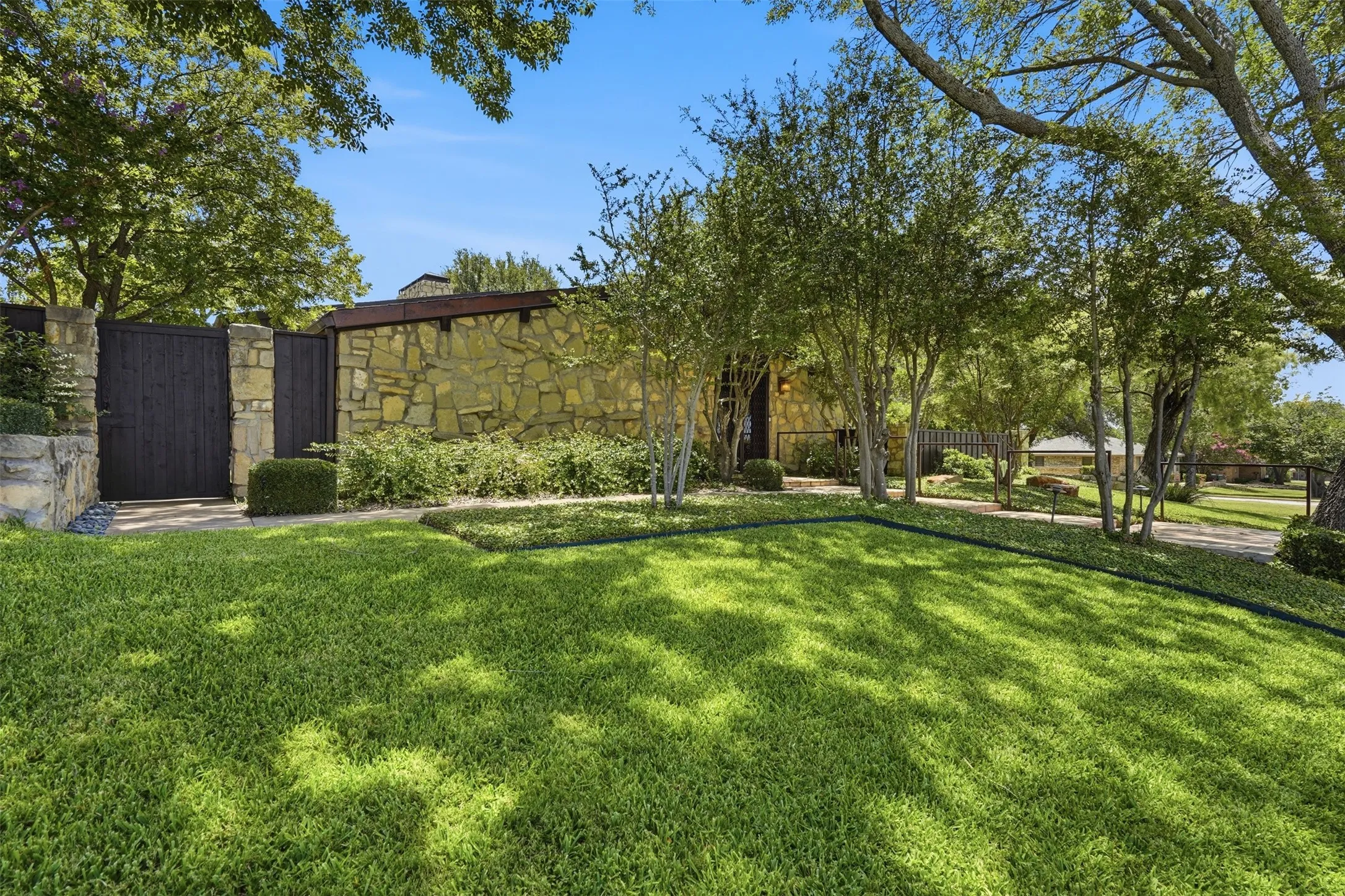 Single Family Residence For Sale in Eastland County , 512 S Ammerman Avenue, Eastland, Texas 76448, 3 Bedroom, 4 Bathroom, 2 Garage spaces, 5,522 Sqft, built in 1968, Price $799,000, mls#21324817, Real Estate Agent in Eastland, Homes For Sale in Eastland county, Homes For Sale in Eastland, Realtor in Eastland Texas, Real Estate Brokerage Independent Realty Texas, Luminita Cordes Realtor