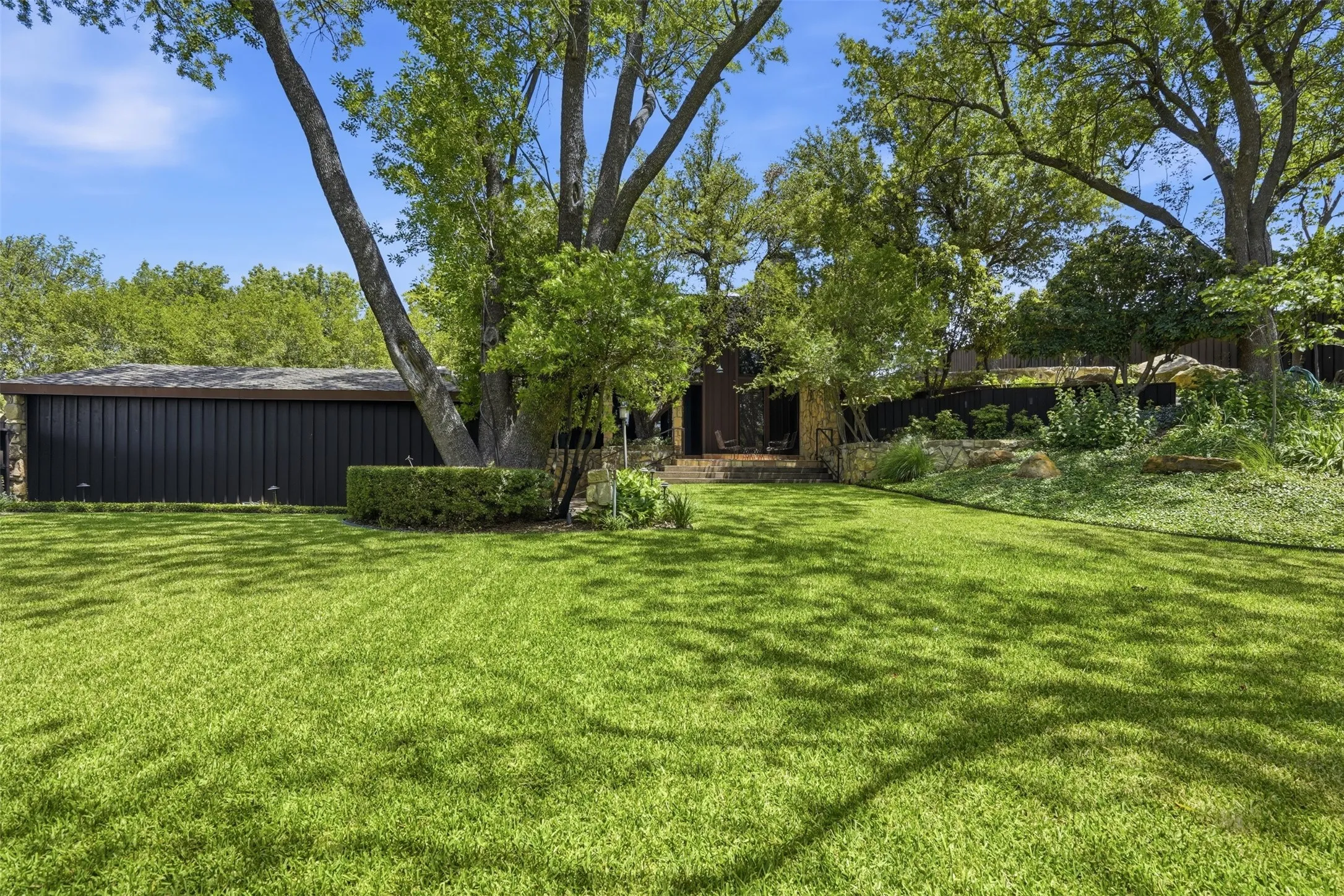 Single Family Residence For Sale in Eastland County , 512 S Ammerman Avenue, Eastland, Texas 76448, 3 Bedroom, 4 Bathroom, 2 Garage spaces, 5,522 Sqft, built in 1968, Price $799,000, mls#21324817, Real Estate Agent in Eastland, Homes For Sale in Eastland county, Homes For Sale in Eastland, Realtor in Eastland Texas, Real Estate Brokerage Independent Realty Texas, Luminita Cordes Realtor