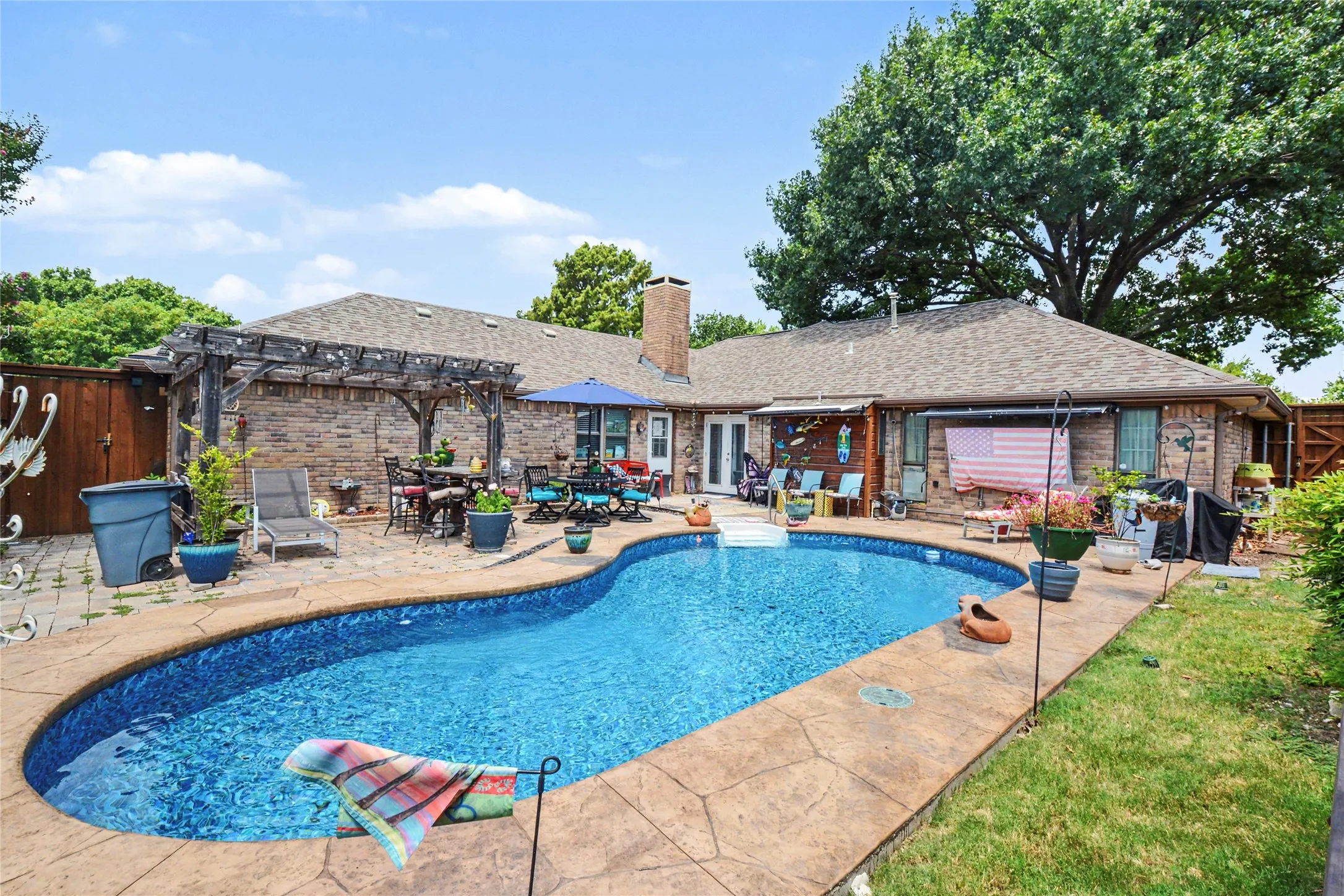 Single Family Residence For Sale in Collin County , 710 Rush Creek Drive, Allen, Texas 75002, 3 Bedroom, 2 Bathroom, 2 Garage spaces, 2,087 Sqft, built in 1981, mls#21325840, Real Estate Agent in Allen, Homes For Sale in Collin county, Homes For Sale in Allen, Realtor in Allen Texas, Real Estate Brokerage Independent Realty Texas, Luminita Cordes Realtor
