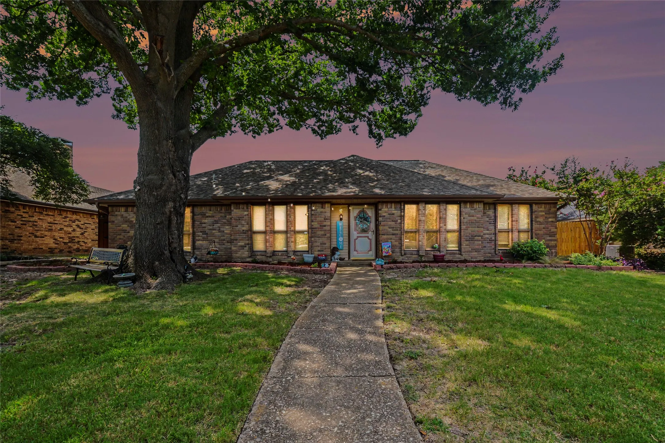 Single Family Residence For Sale in Collin County , 710 Rush Creek Drive, Allen, Texas 75002, 3 Bedroom, 2 Bathroom, 2 Garage spaces, 2,087 Sqft, built in 1981, mls#21325840, Real Estate Agent in Allen, Homes For Sale in Collin county, Homes For Sale in Allen, Realtor in Allen Texas, Real Estate Brokerage Independent Realty Texas, Luminita Cordes Realtor