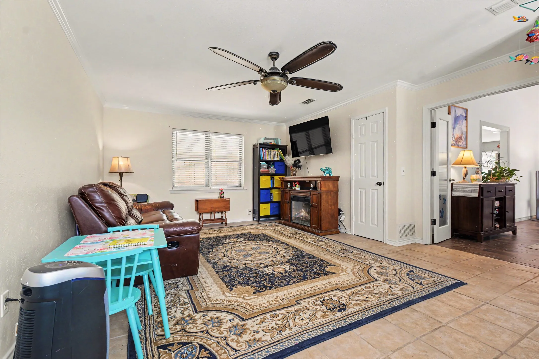 Single Family Residence For Sale in Collin County , 710 Rush Creek Drive, Allen, Texas 75002, 3 Bedroom, 2 Bathroom, 2 Garage spaces, 2,087 Sqft, built in 1981, mls#21325840, Real Estate Agent in Allen, Homes For Sale in Collin county, Homes For Sale in Allen, Realtor in Allen Texas, Real Estate Brokerage Independent Realty Texas, Luminita Cordes Realtor