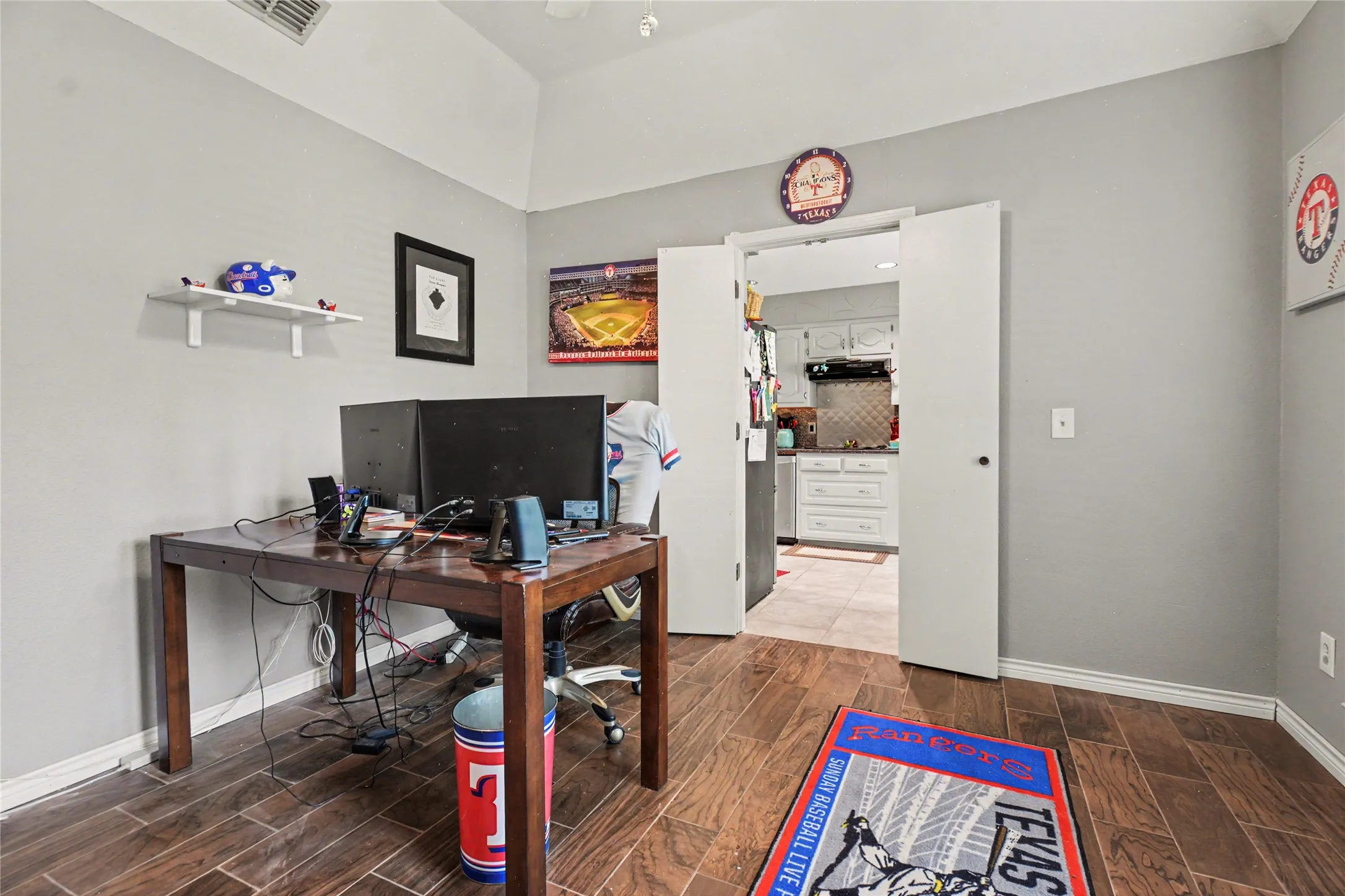 Single Family Residence For Sale in Collin County , 710 Rush Creek Drive, Allen, Texas 75002, 3 Bedroom, 2 Bathroom, 2 Garage spaces, 2,087 Sqft, built in 1981, mls#21325840, Real Estate Agent in Allen, Homes For Sale in Collin county, Homes For Sale in Allen, Realtor in Allen Texas, Real Estate Brokerage Independent Realty Texas, Luminita Cordes Realtor
