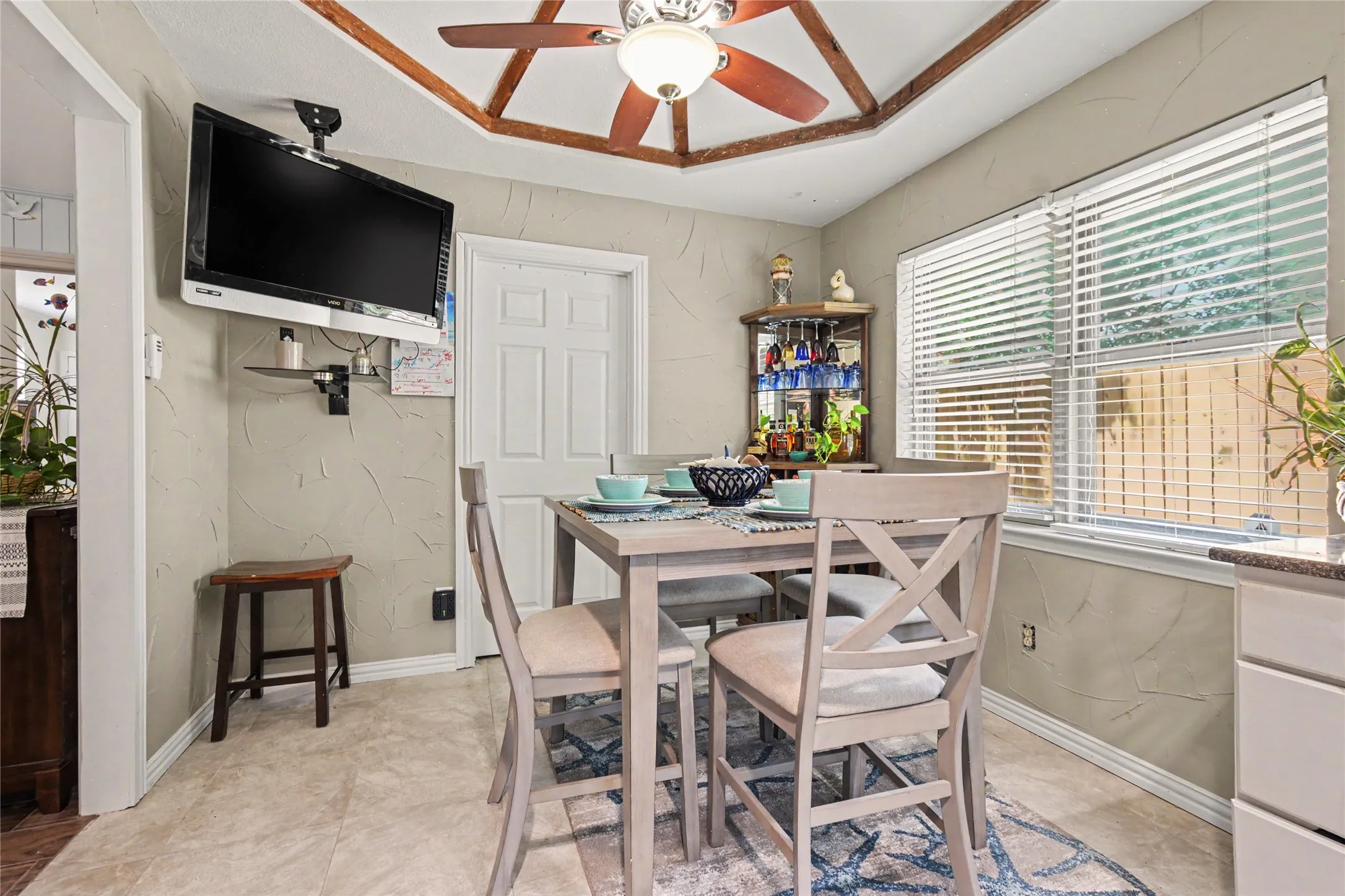 Single Family Residence For Sale in Collin County , 710 Rush Creek Drive, Allen, Texas 75002, 3 Bedroom, 2 Bathroom, 2 Garage spaces, 2,087 Sqft, built in 1981, mls#21325840, Real Estate Agent in Allen, Homes For Sale in Collin county, Homes For Sale in Allen, Realtor in Allen Texas, Real Estate Brokerage Independent Realty Texas, Luminita Cordes Realtor